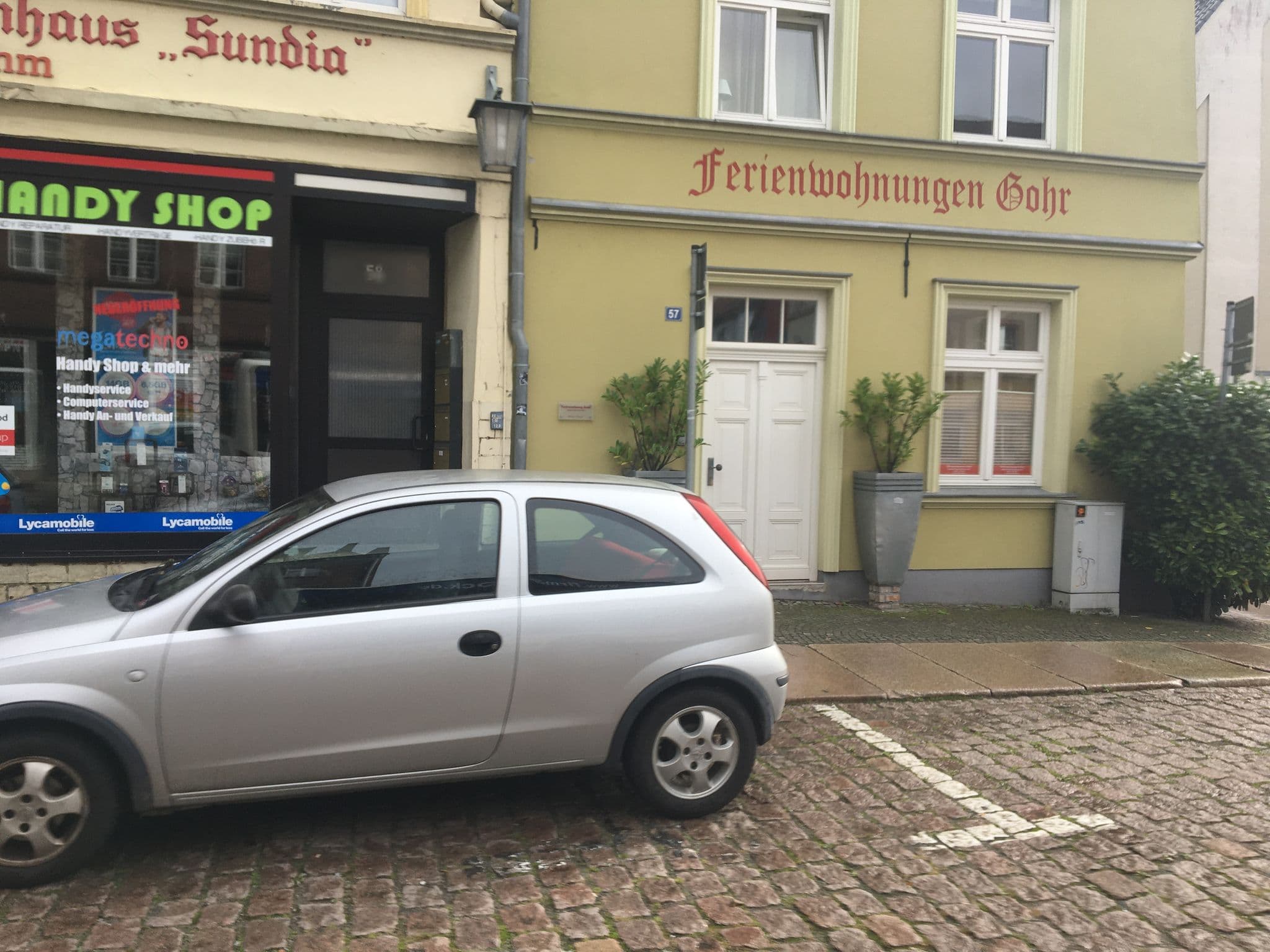 Street view near Ferienwohnung Gohr, Stralsund — © jlorenz86 (CC BY-SA · Mapillary)