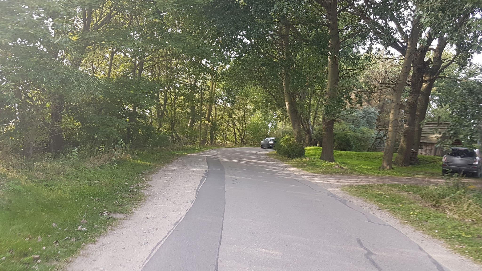 Street view near Ferienwohnungen im Reetdachhaus, Gingst — © snowdiver (CC BY-SA · Mapillary)