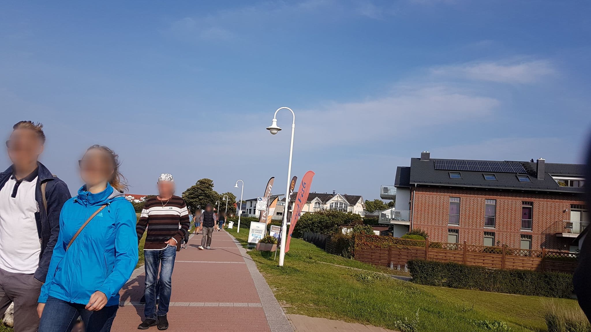 Street view near Bernstein Suite, Glowe — © snowdiver (CC BY-SA · Mapillary)