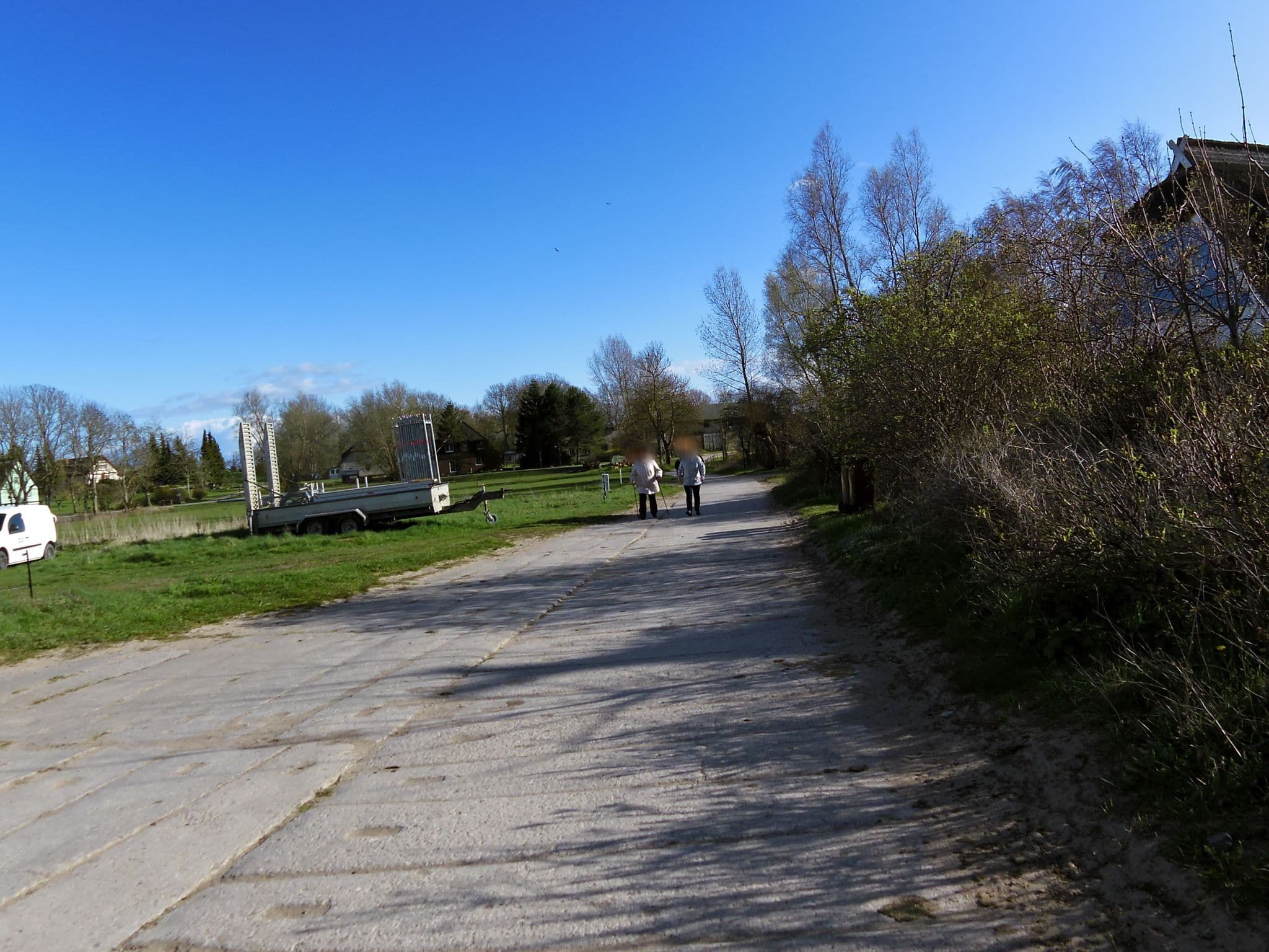 Street view near Sonnenhof Kloster, Hiddensee — © zoegglmeyr (CC BY-SA · Mapillary)
