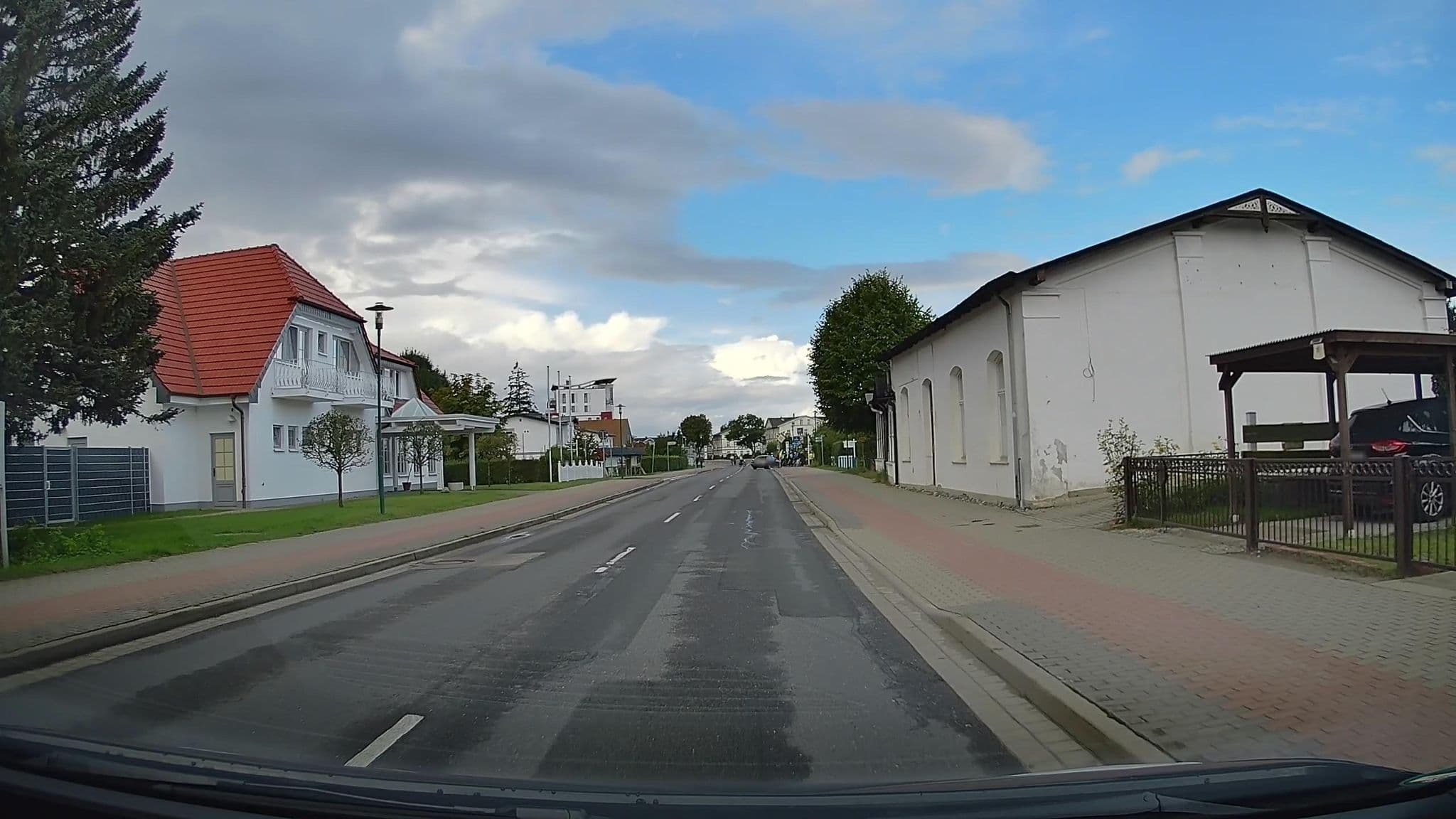 Street view near Hotel und Restaurant altGlowe, Glowe — © hendel (CC BY-SA · Mapillary)