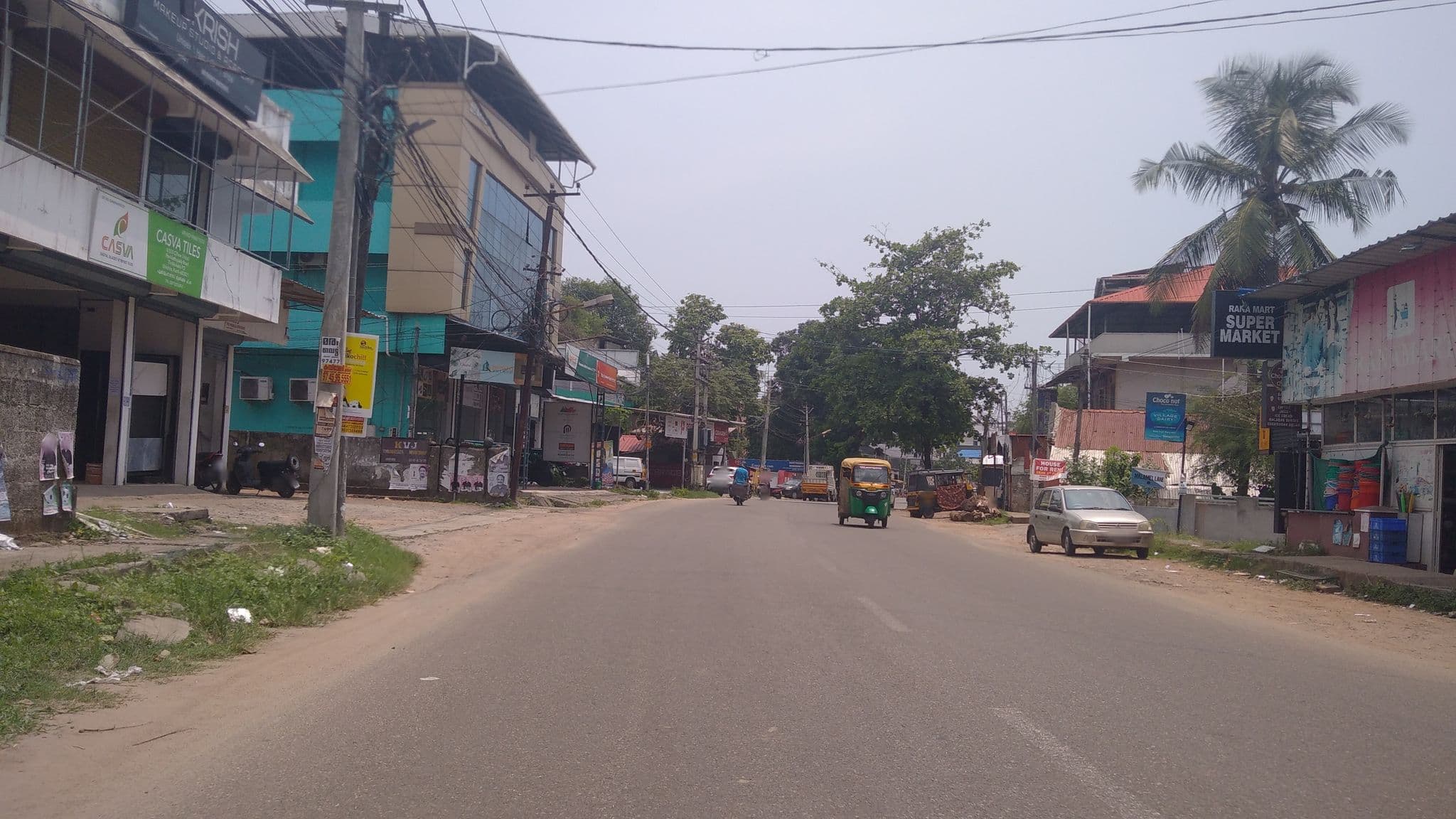 Street view near Hotel Kochi Crown, Vazhakkala — © jothishbabu (CC BY-SA · Mapillary)