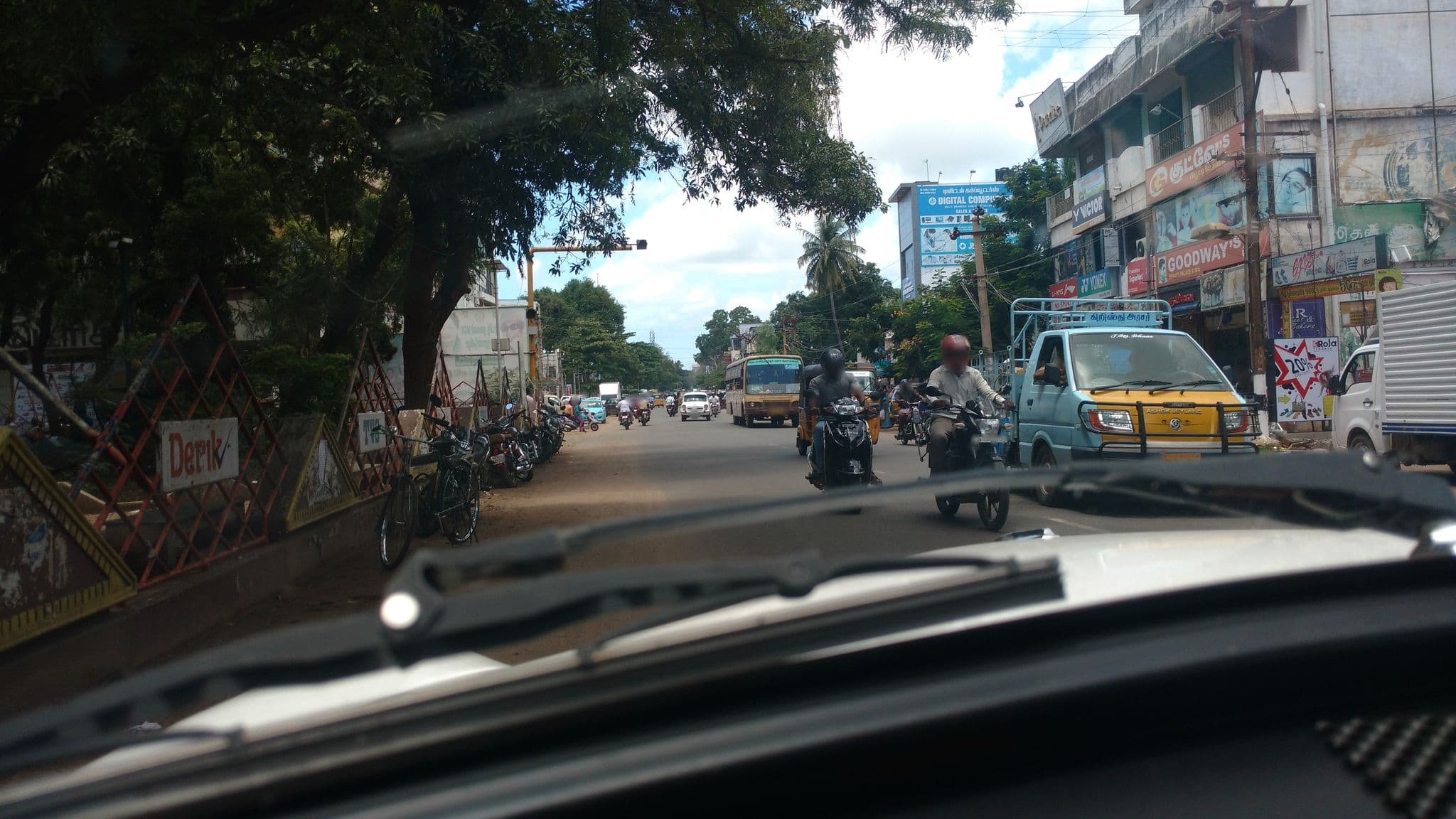 Street view near ponmurugan lodge, Nāgercoil — © solariiknight (CC BY-SA · Mapillary)