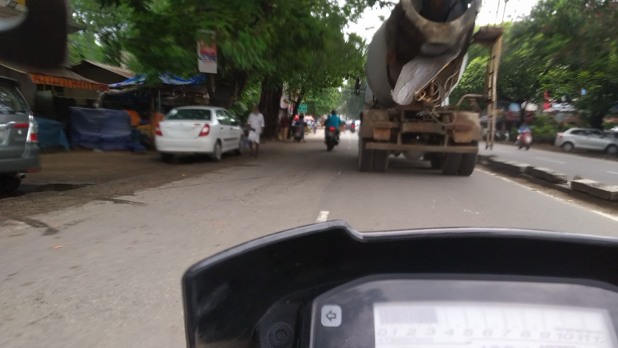 Street view near Central Park, Sreekaryam — © jothishbabu (CC BY-SA · Mapillary)