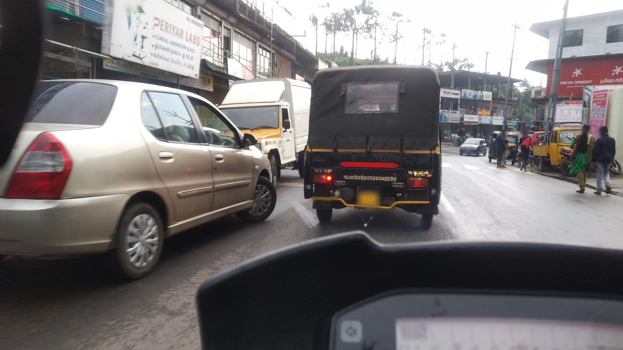 Street view near Thekkady Gavi Suites, Cumbum — © jothishbabu (CC BY-SA · Mapillary)