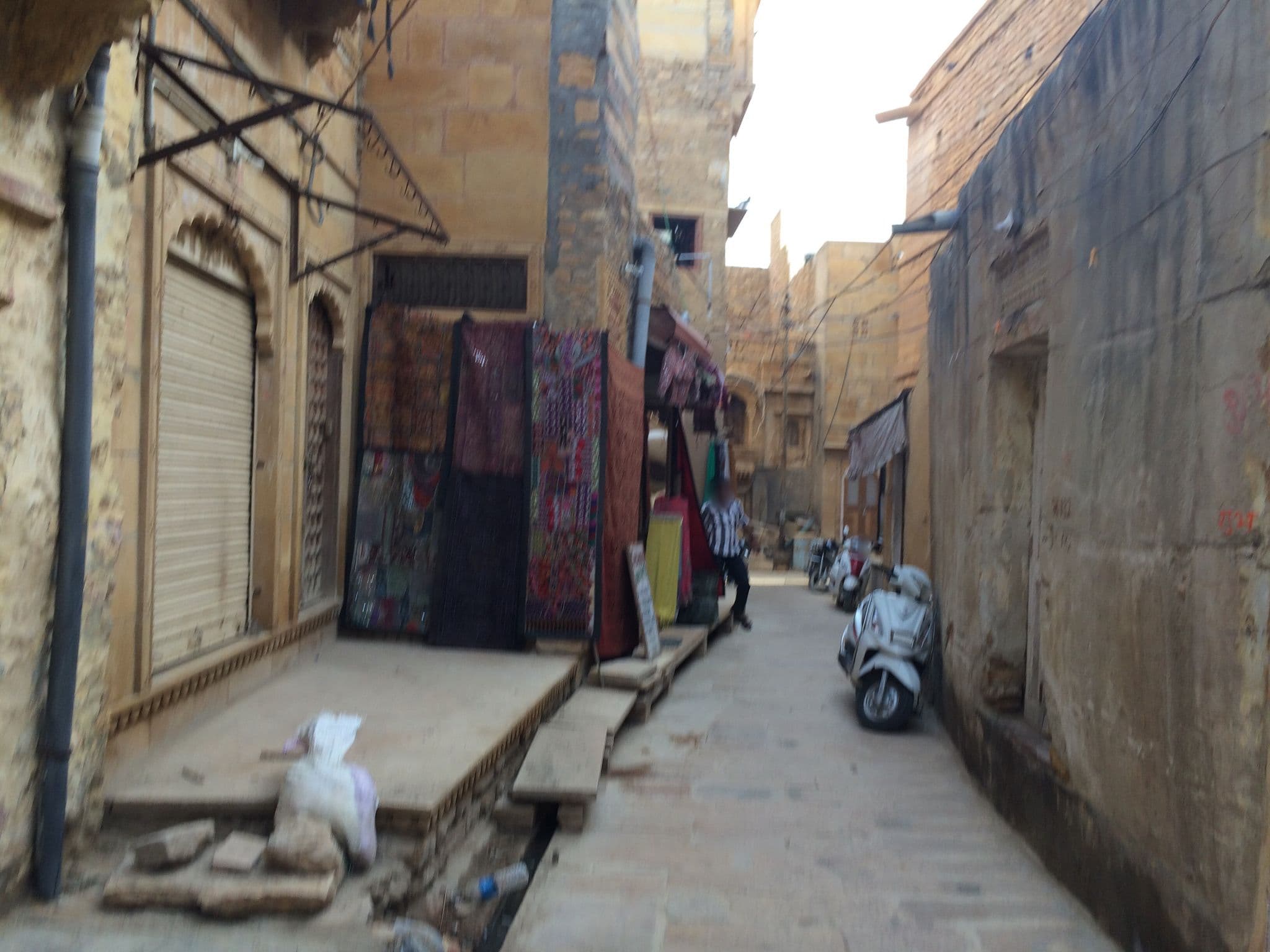 Street view near Hotel Sonargarh Fort, Jaisalmer — © shravan91 (CC BY-SA · Mapillary)
