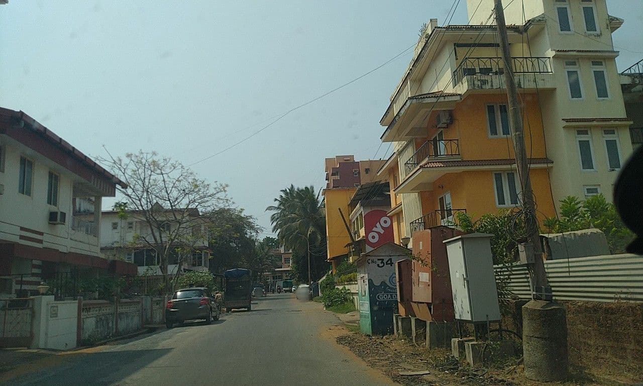 Street view near Miramar Hotel, Taleigao — © edz3056 (CC BY-SA · Mapillary)
