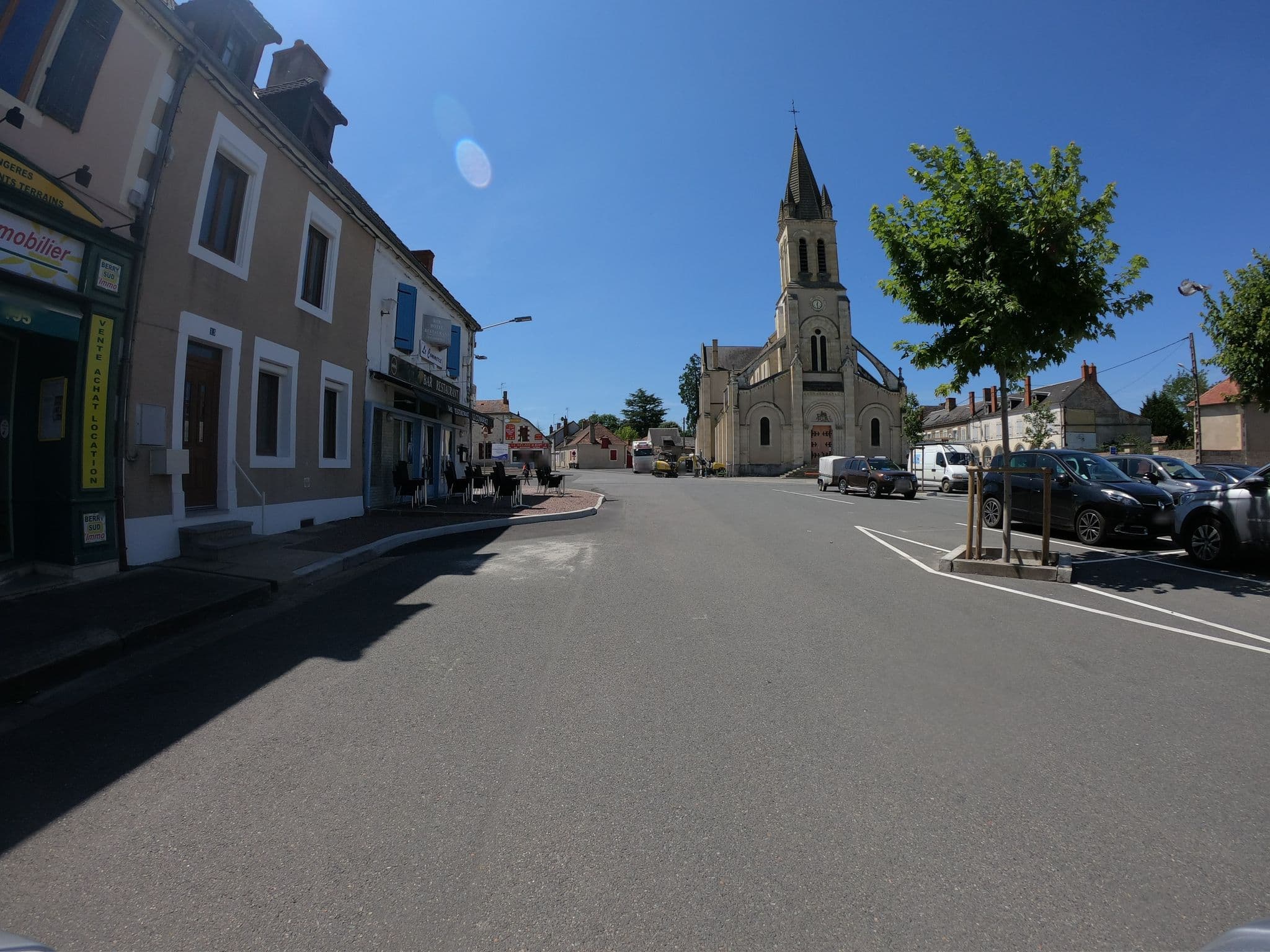 Street view near Le Commerce, Sancoins — © joostjakob (CC BY-SA · Mapillary)