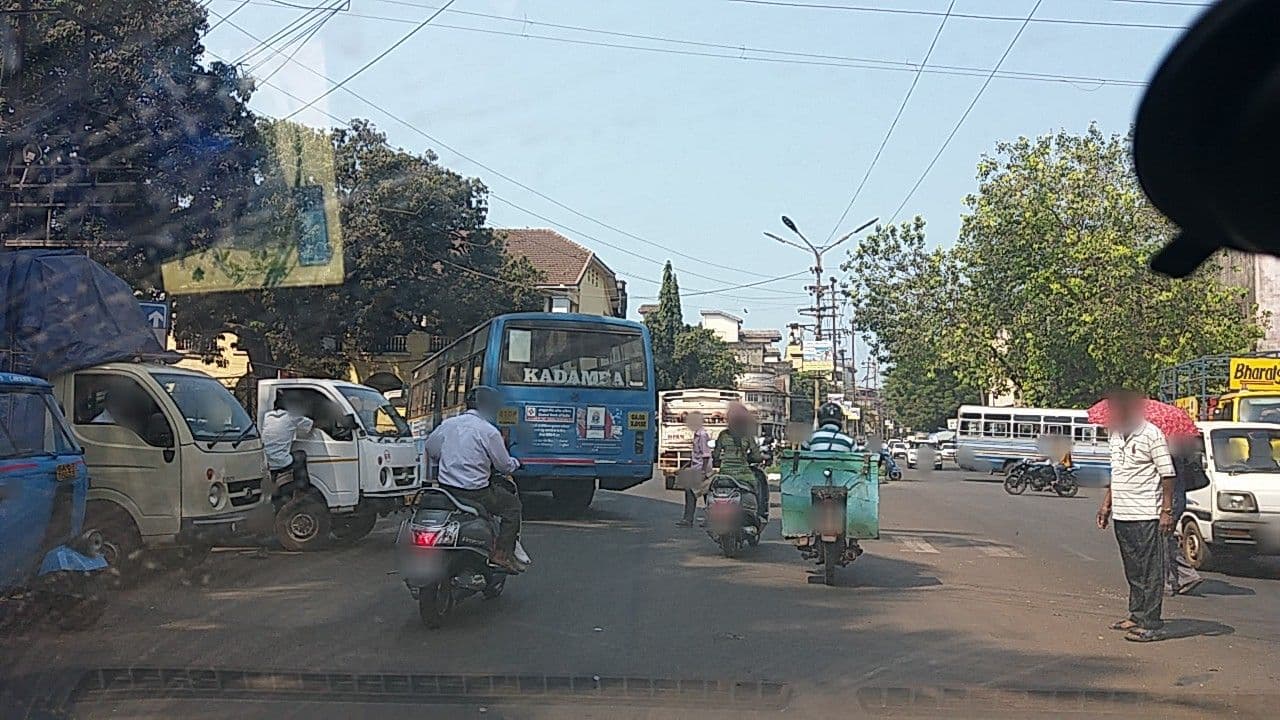 Street view near Hotel Urvashi Lodging N Boarding, Vasco da Gama — © rdlf19051985 (CC BY-SA · Mapillary)