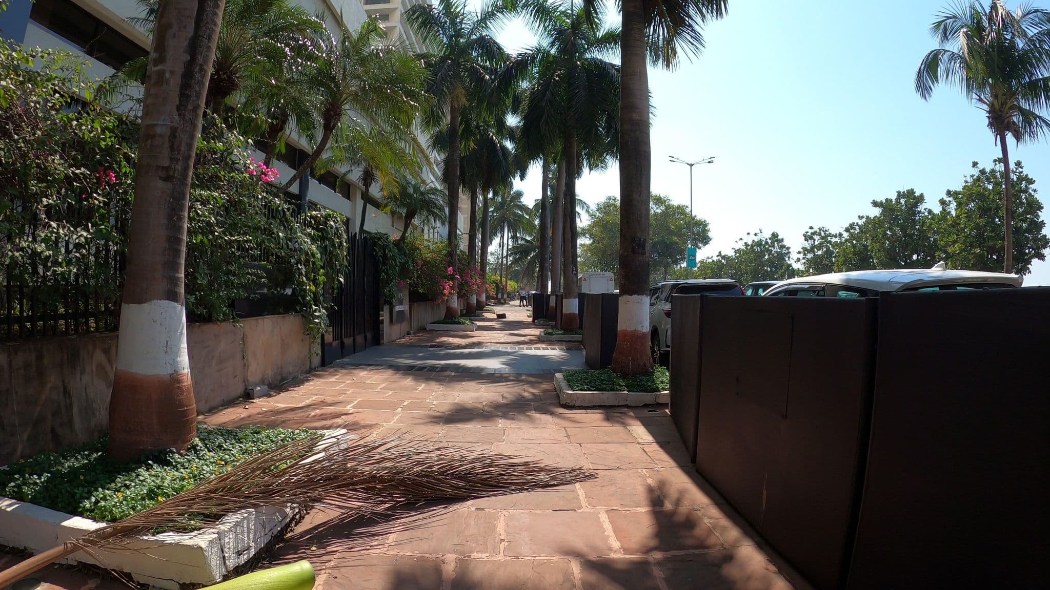 Street view near Taj President Hotel - Suites, Kegaon — © WPStan (CC BY-SA · Mapillary)