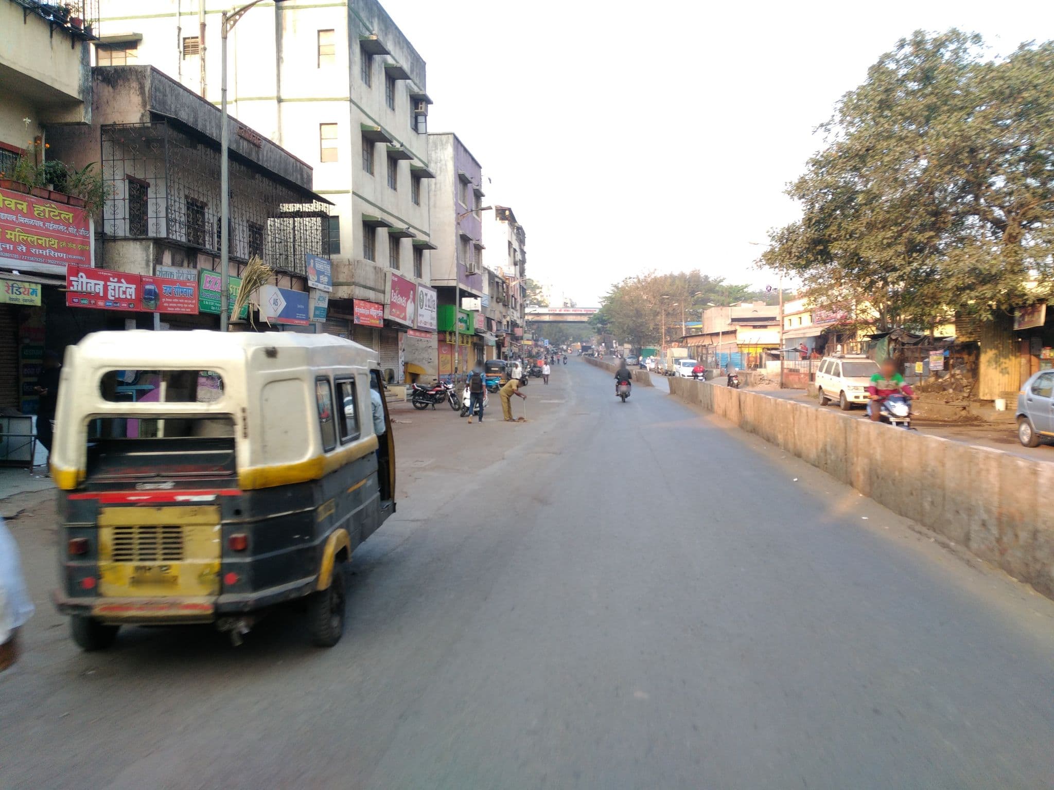 Street view near Elegance Garments, Māngvādi — © abhyankar (CC BY-SA · Mapillary)