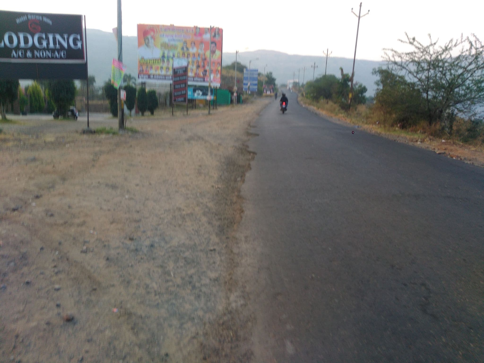 Street view near Garwa Hills, Māngvādi — © abhyankar (CC BY-SA · Mapillary)