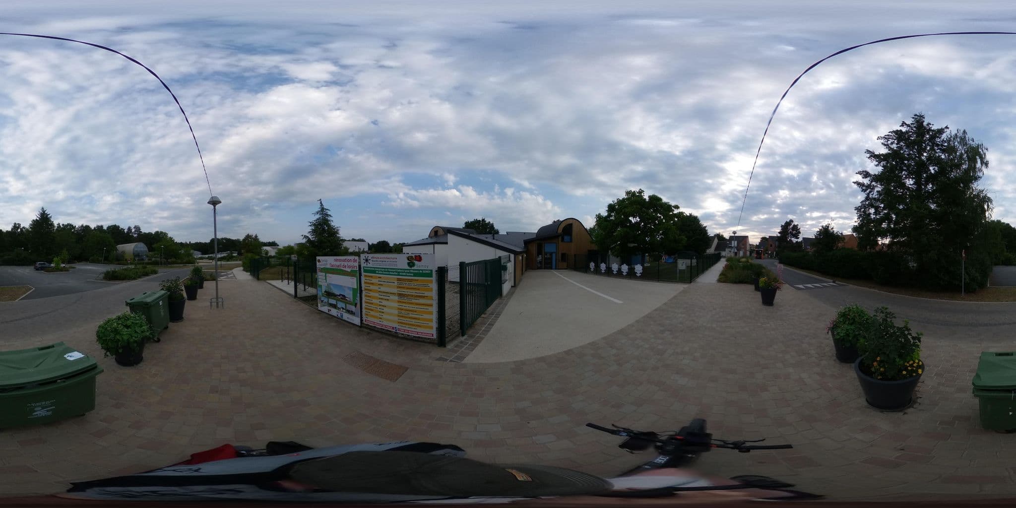 Street view near Accueil de loisirs Françoise-Dolto, Semoy — © u4y0u (CC BY-SA · Mapillary)