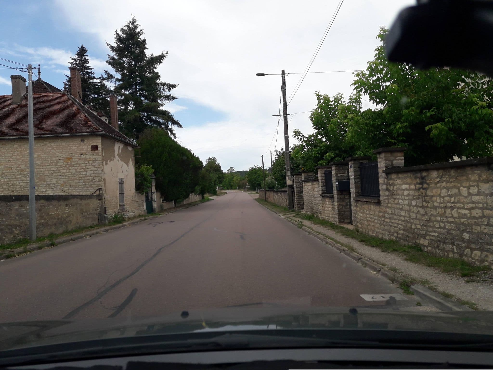 Street view near La Chaumière, Vermenton — © eric_s (CC BY-SA · Mapillary)