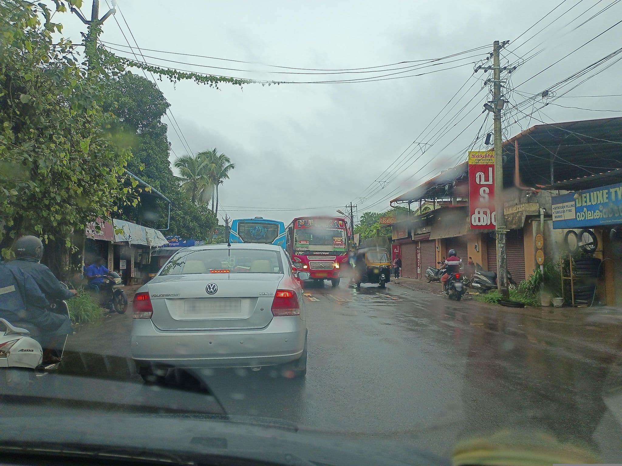 Street view near Park Residency, Porkolam — © gnoeee (CC BY-SA · Mapillary)