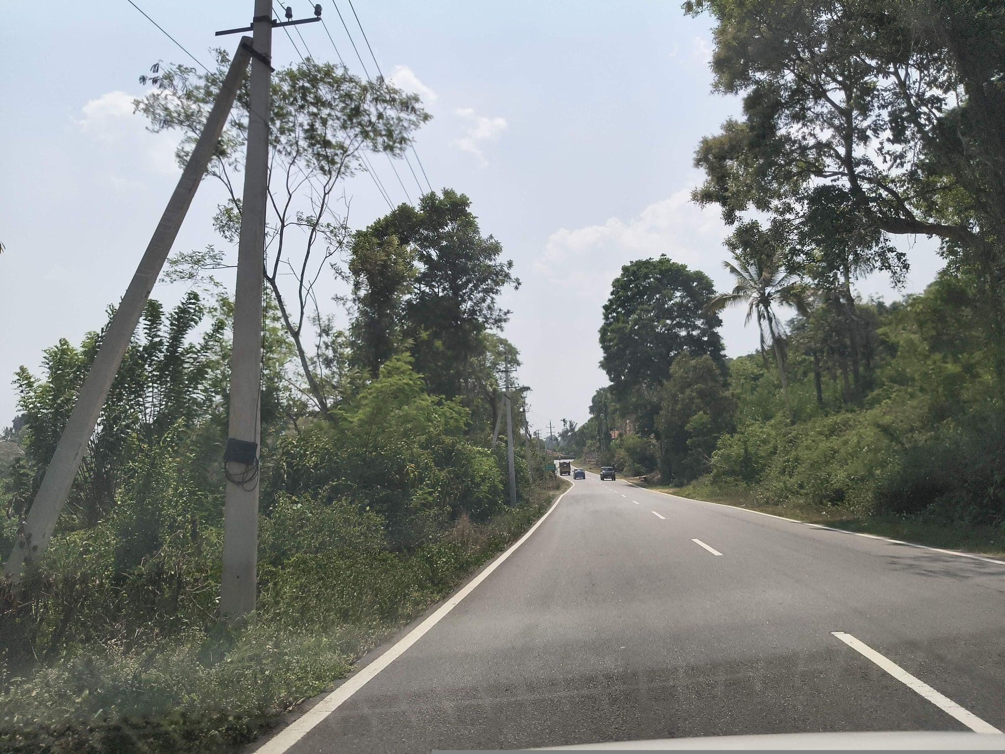 Street view near Hibiscus Coorg, Gonikoppal — © ph4ni (CC BY-SA · Mapillary)