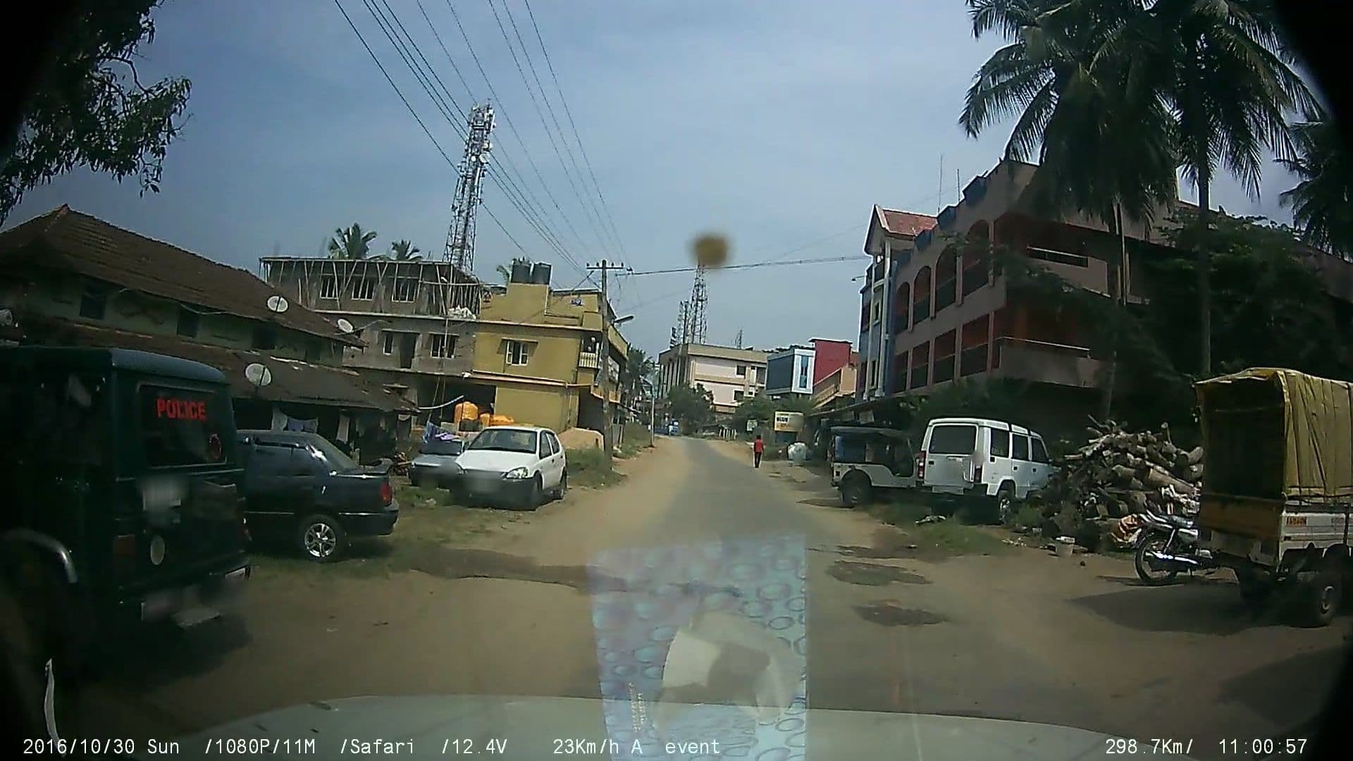 Street view near Treebo Trend Sandpipers Kushal Nagar, Kushālnagar — © johnichan (CC BY-SA · Mapillary)