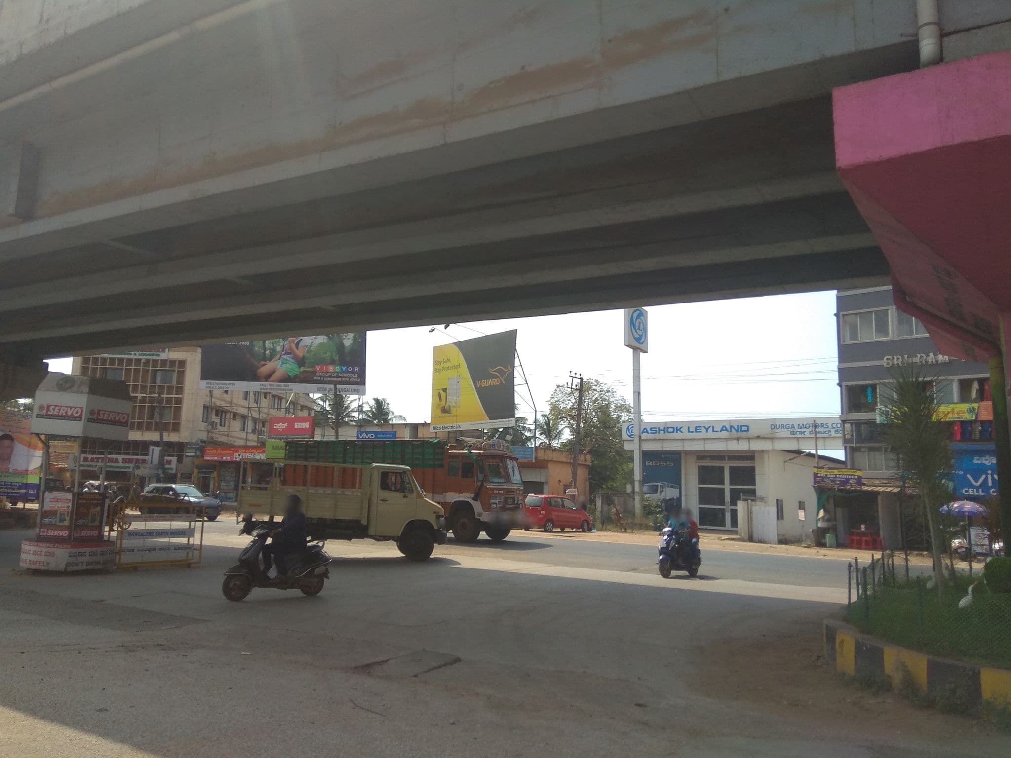 Street view near Hotel Namdev Boarding and Lodging, Mangaluru — © StrikingRed (CC BY-SA · Mapillary)