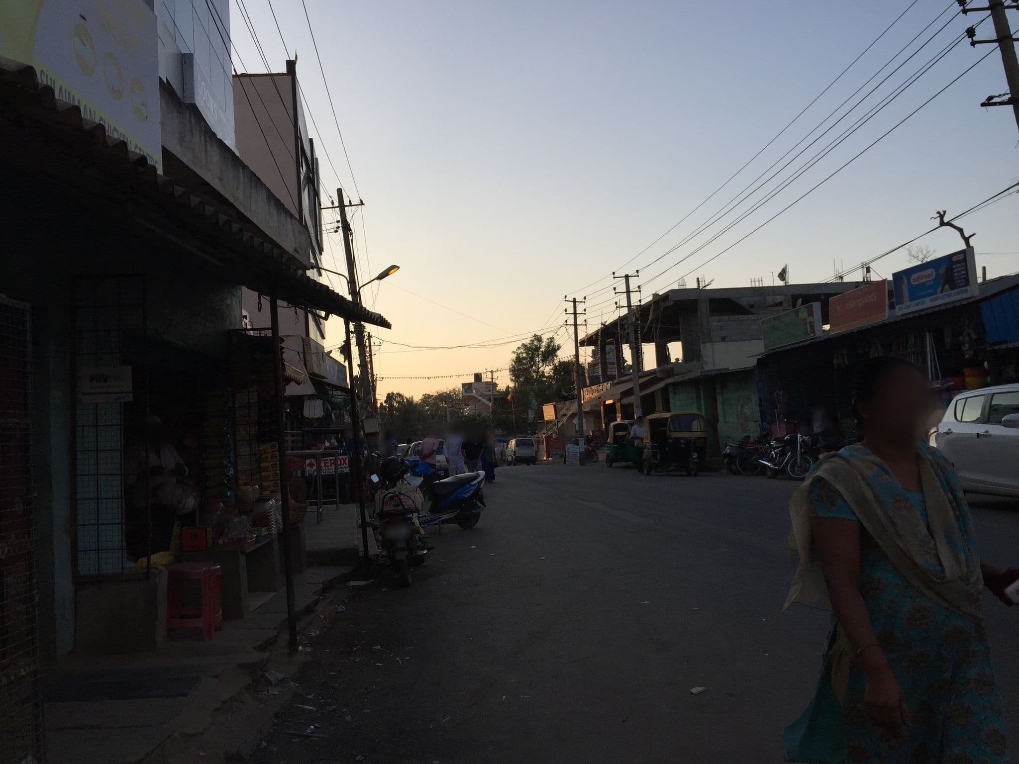Street view near Hotel Omicron 1 Bhk Studio Room, Yelahanka — © richlv (CC BY-SA · Mapillary)