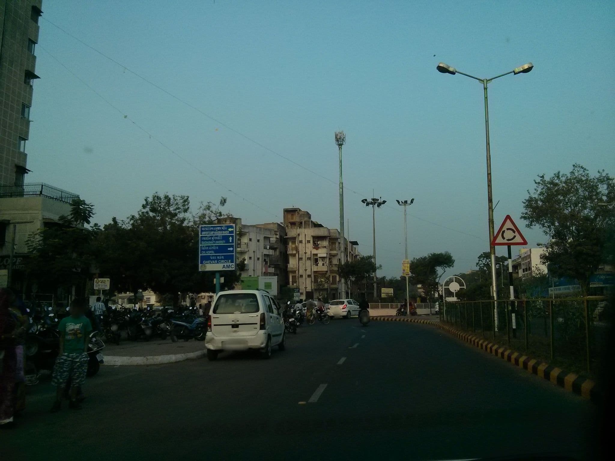 Street view near Hotel Agrawal, Ahmadabad Cantonment — © shravan91 (CC BY-SA · Mapillary)