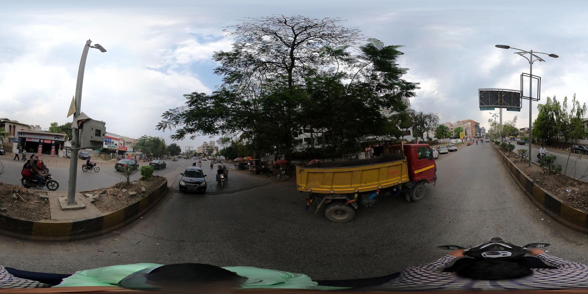 Street view near VITS Business Hotel, Aurangabad Cantonment — © HimanshuDeshpande (CC BY-SA · Mapillary)