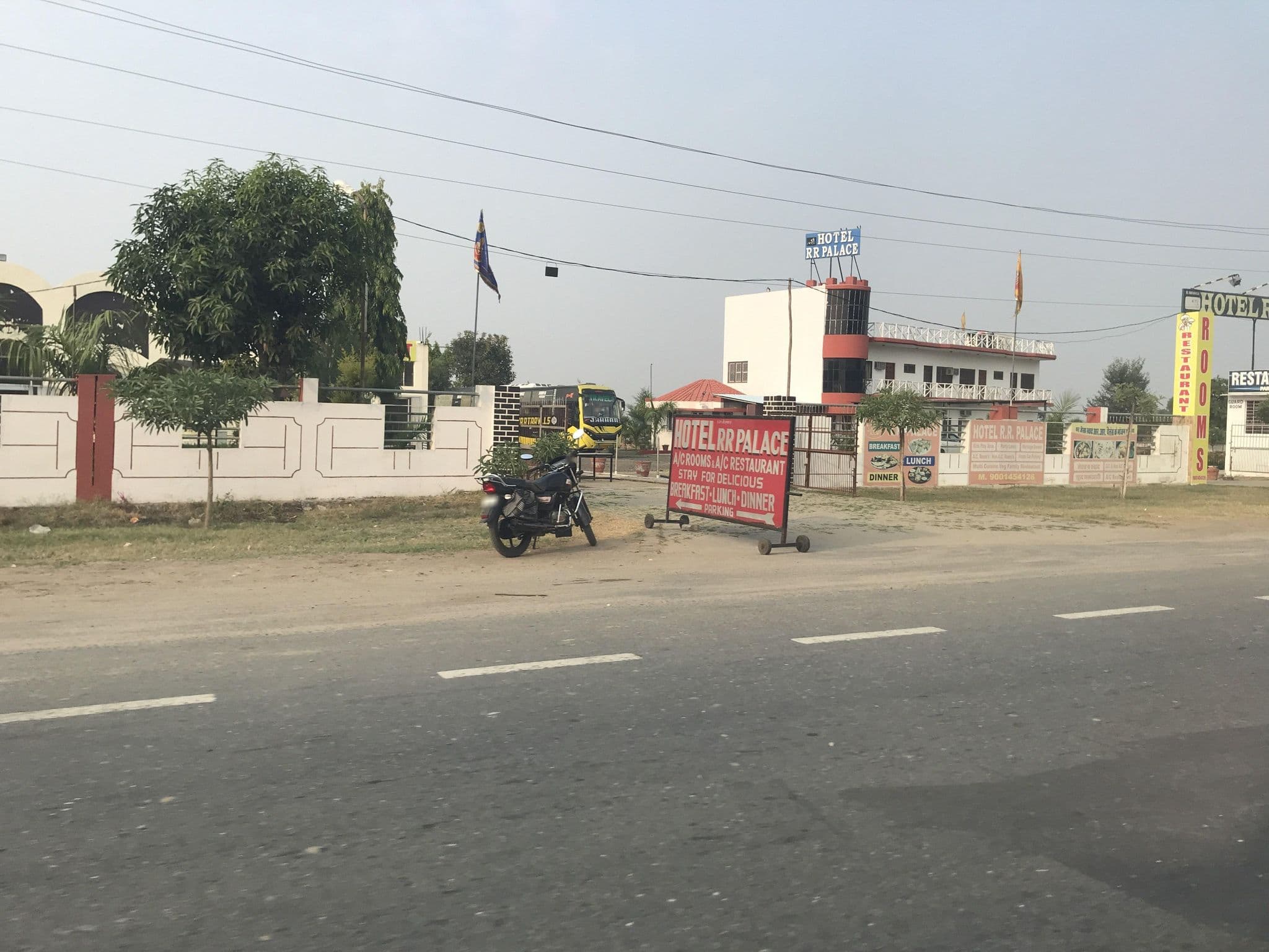 Street view near Hotel Alora Palace, Bharatpur — © miguel_andrade (CC BY-SA · Mapillary)