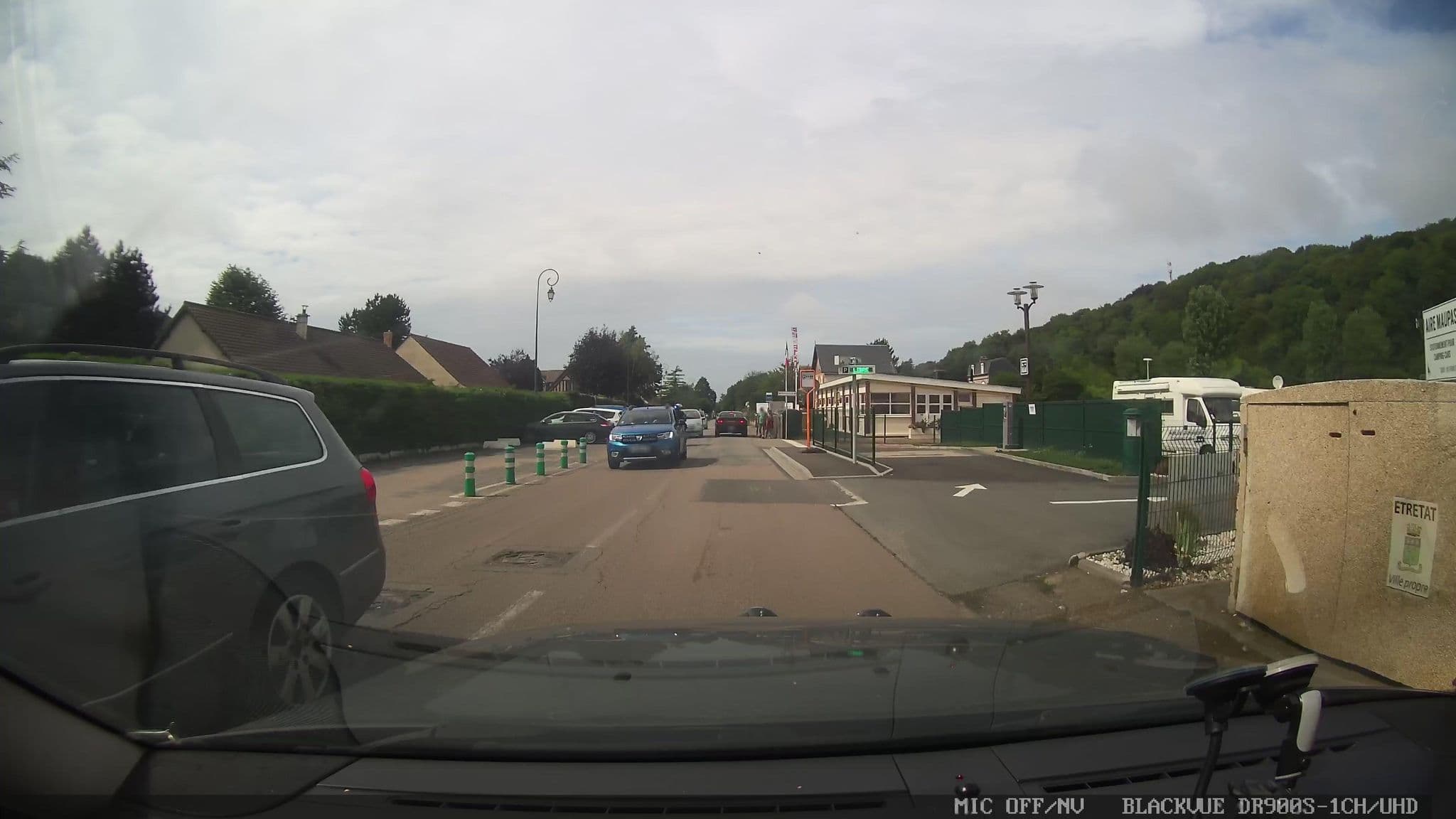 Street view near Aire Maupassant, Étretat — © grobin (CC BY-SA · Mapillary)