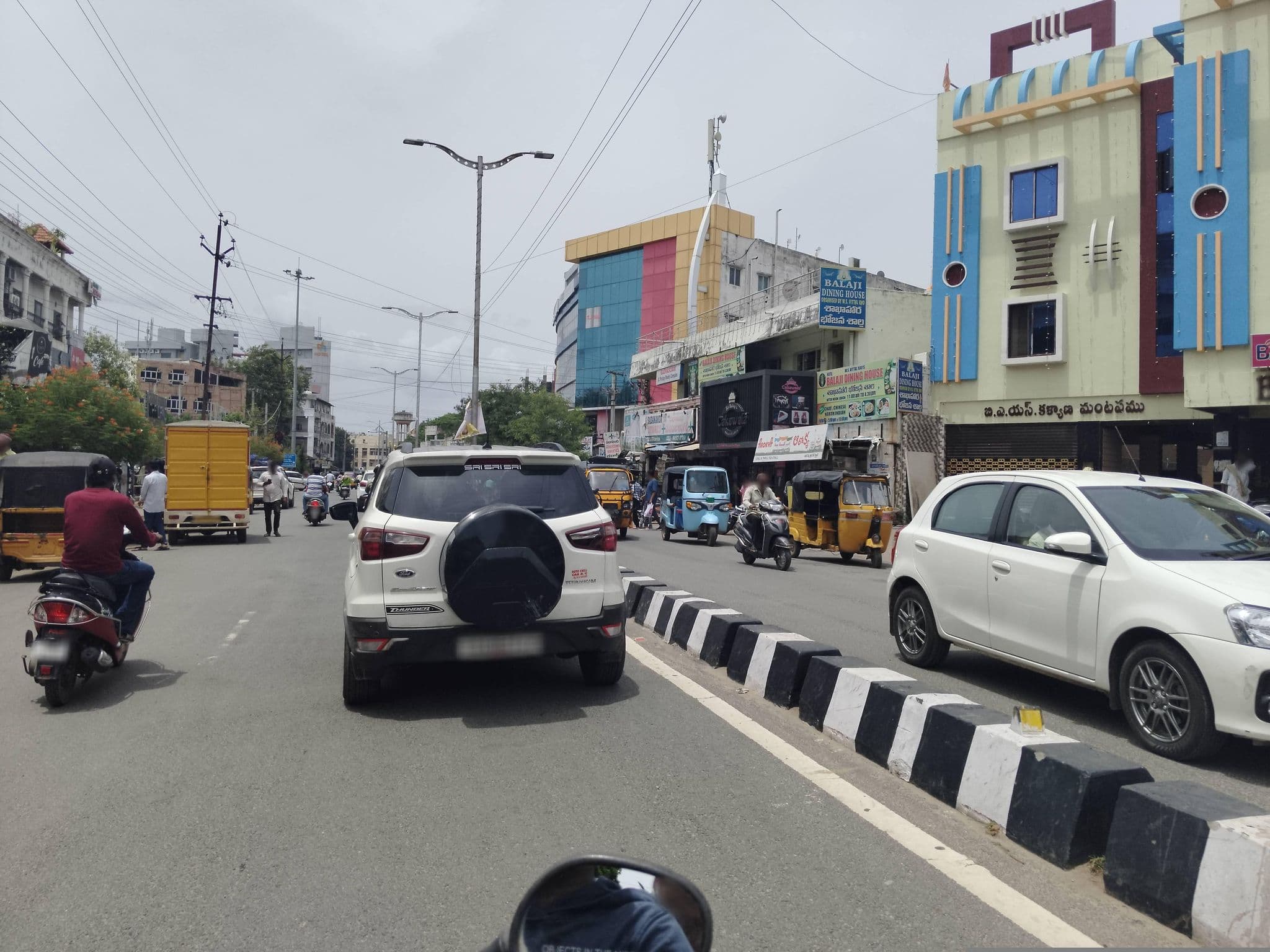 Street view near SV Regency Hotel, Kurnool — © nehareddy17 (CC BY-SA · Mapillary)