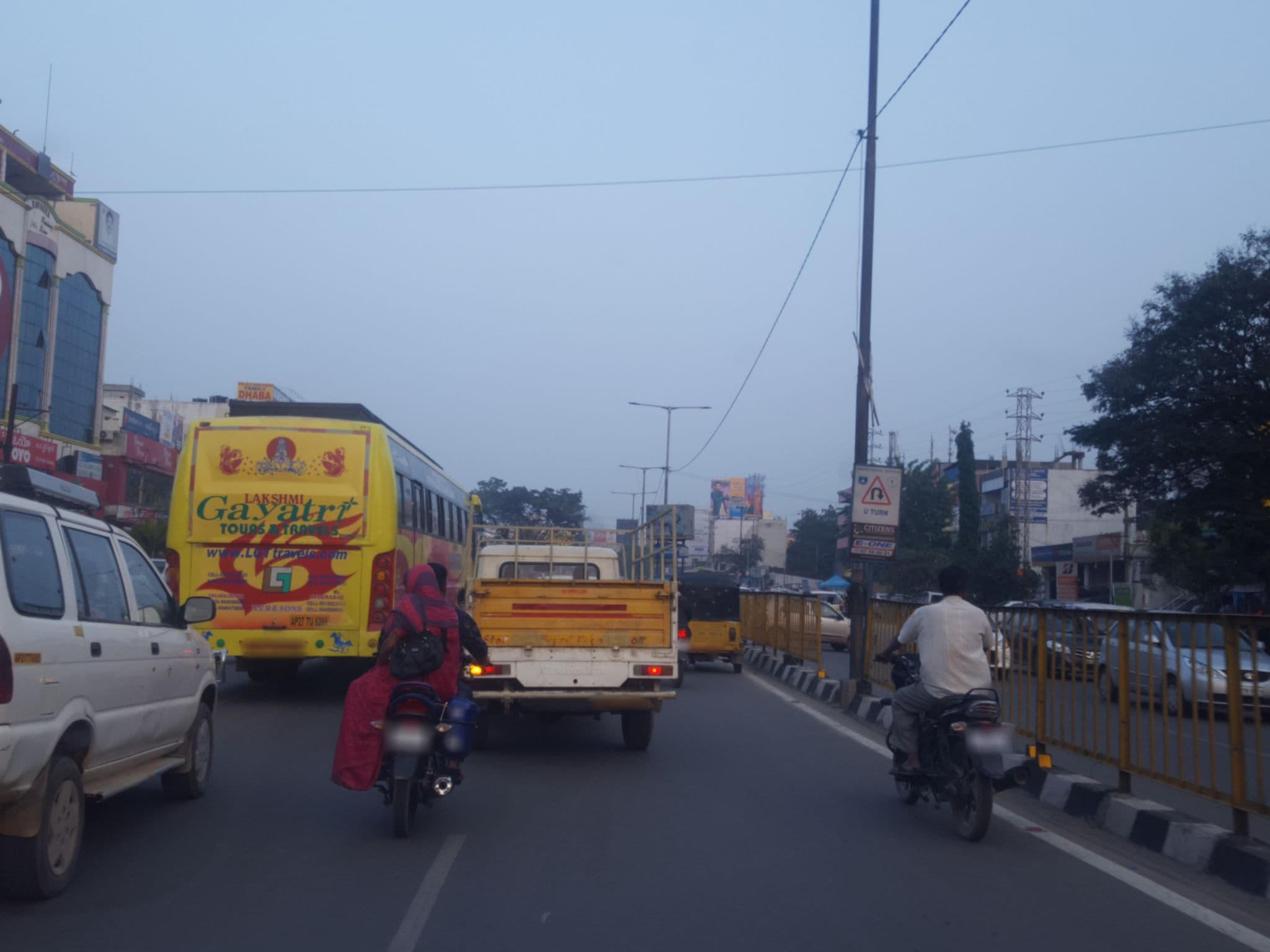 Street view near Hotel Swagath, Serilingampalle — © pallavi_96 (CC BY-SA · Mapillary)