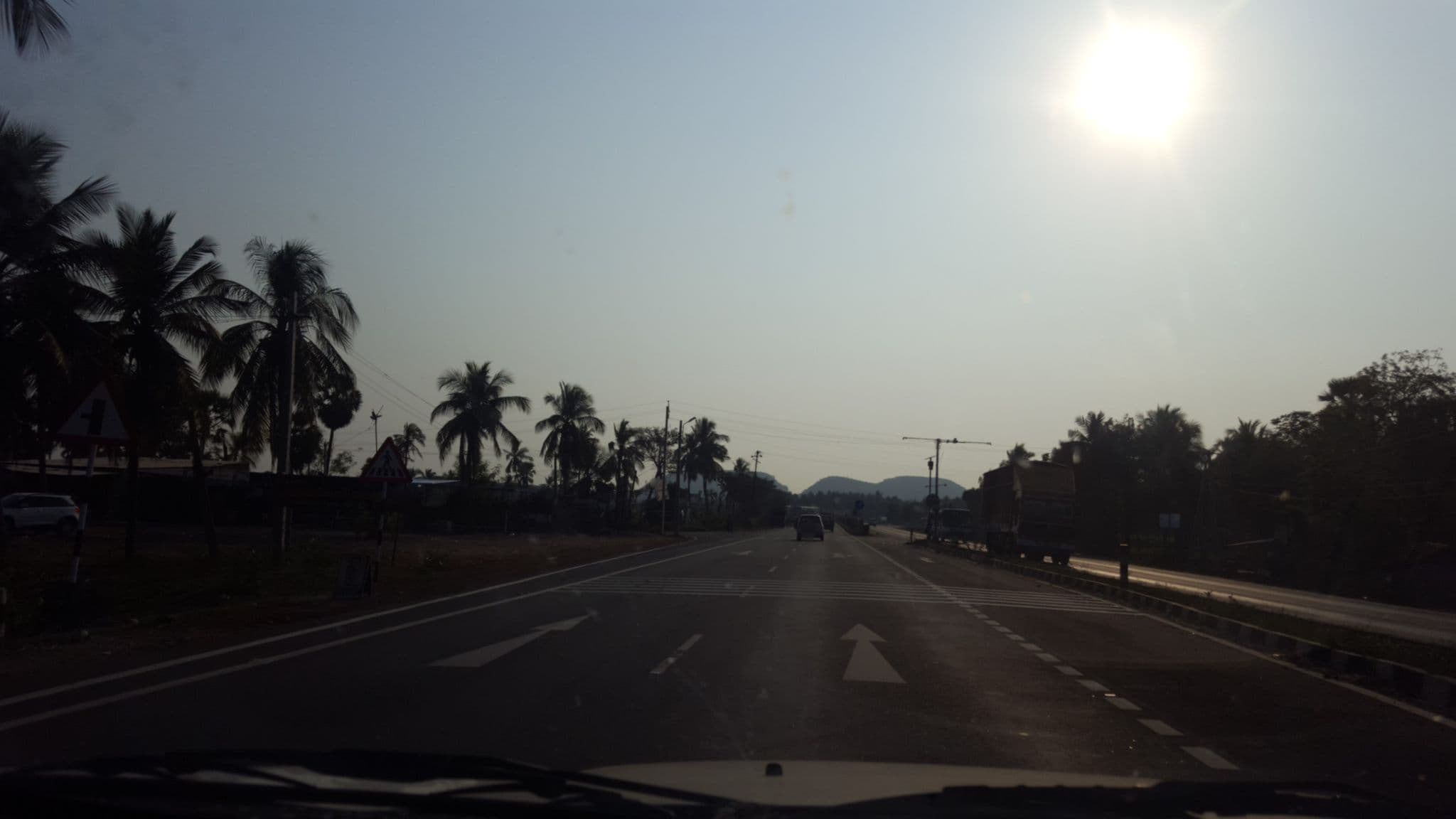 Street view near Hotel Amalodbhavi, Arempudi — © jayp (CC BY-SA · Mapillary)