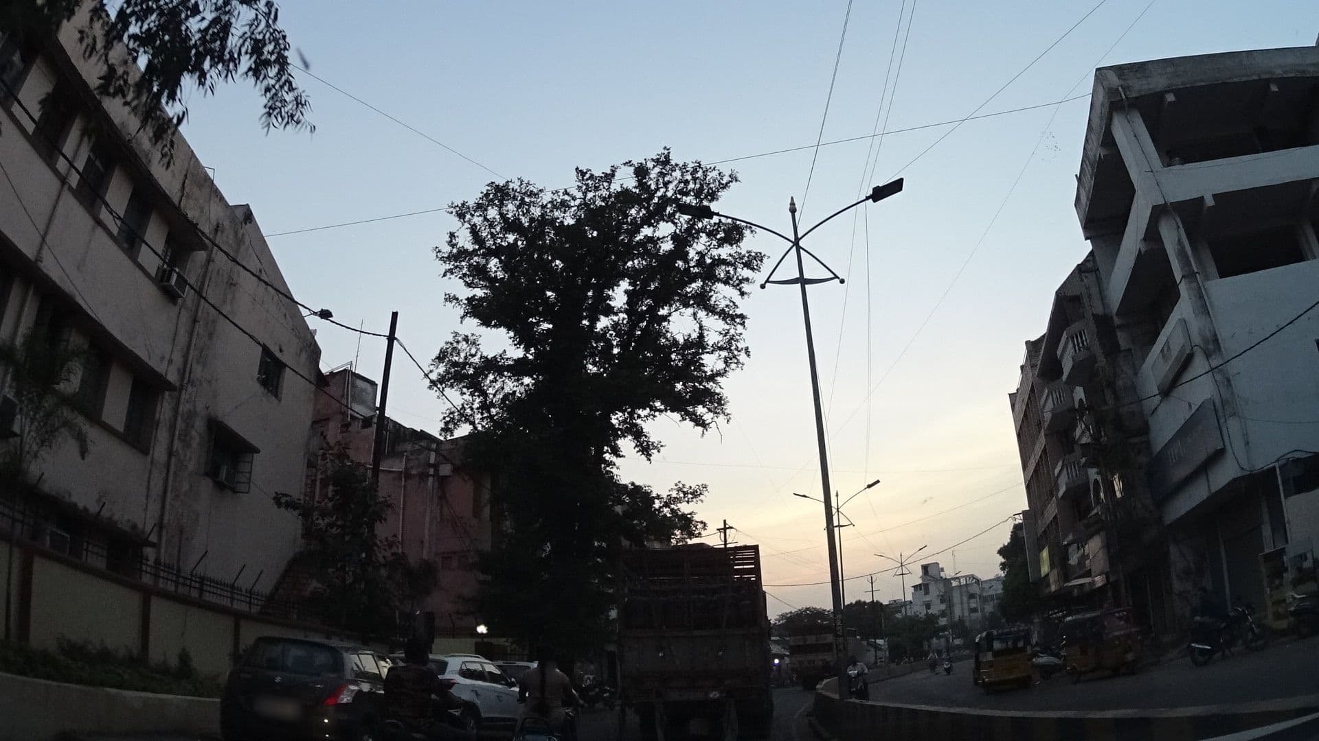 Street view near Hotel Bluemoon, Jabalpur — © geohacker (CC BY-SA · Mapillary)