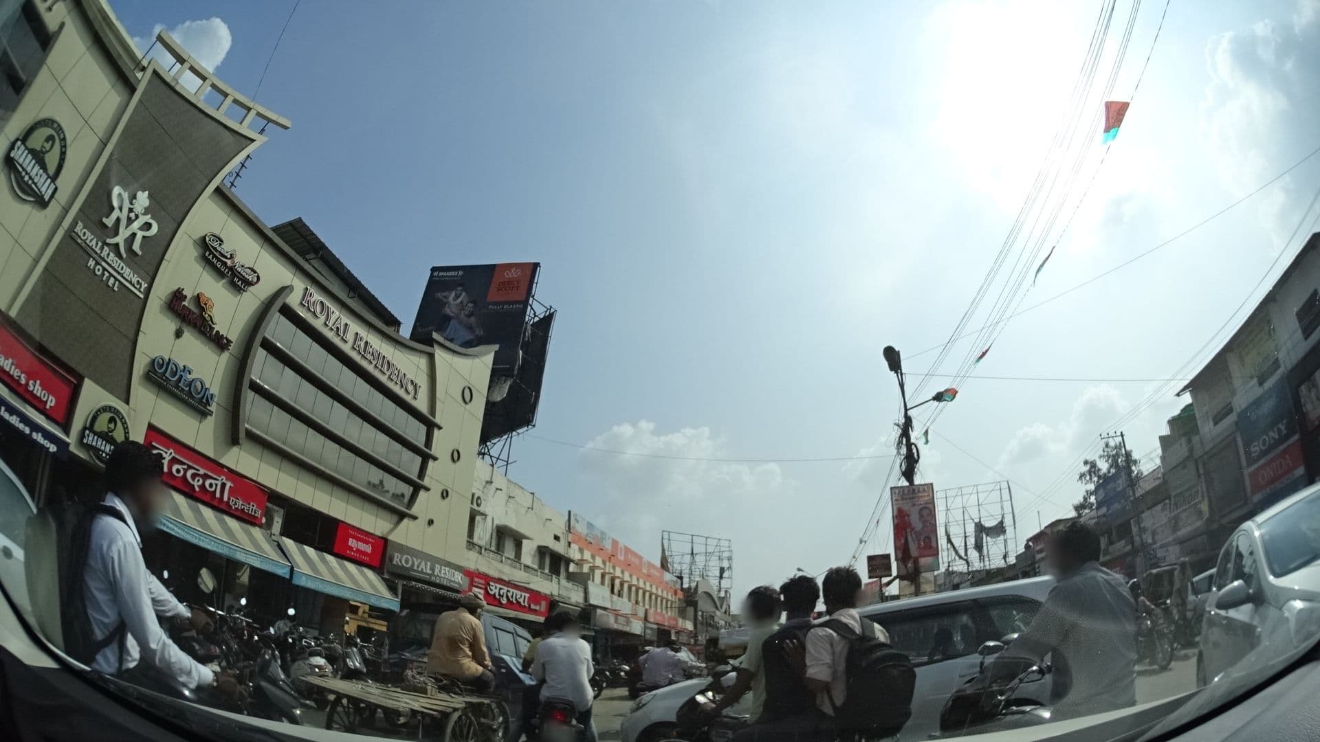 Street view near Hotel President, Pipraich — © geohacker (CC BY-SA · Mapillary)