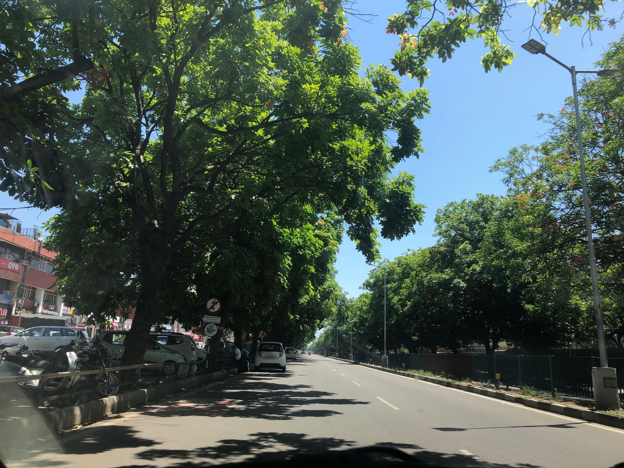 Street view near Hotel M and V, Chandigarh — © teresapeteti (CC BY-SA · Mapillary)