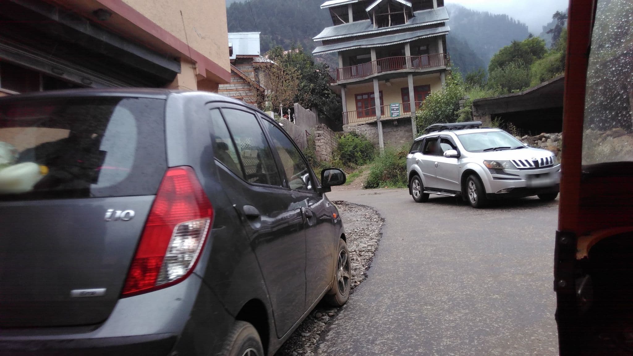 Street view near Shashwat Villa Cottage, Kulu — © lto (CC BY-SA · Mapillary)
