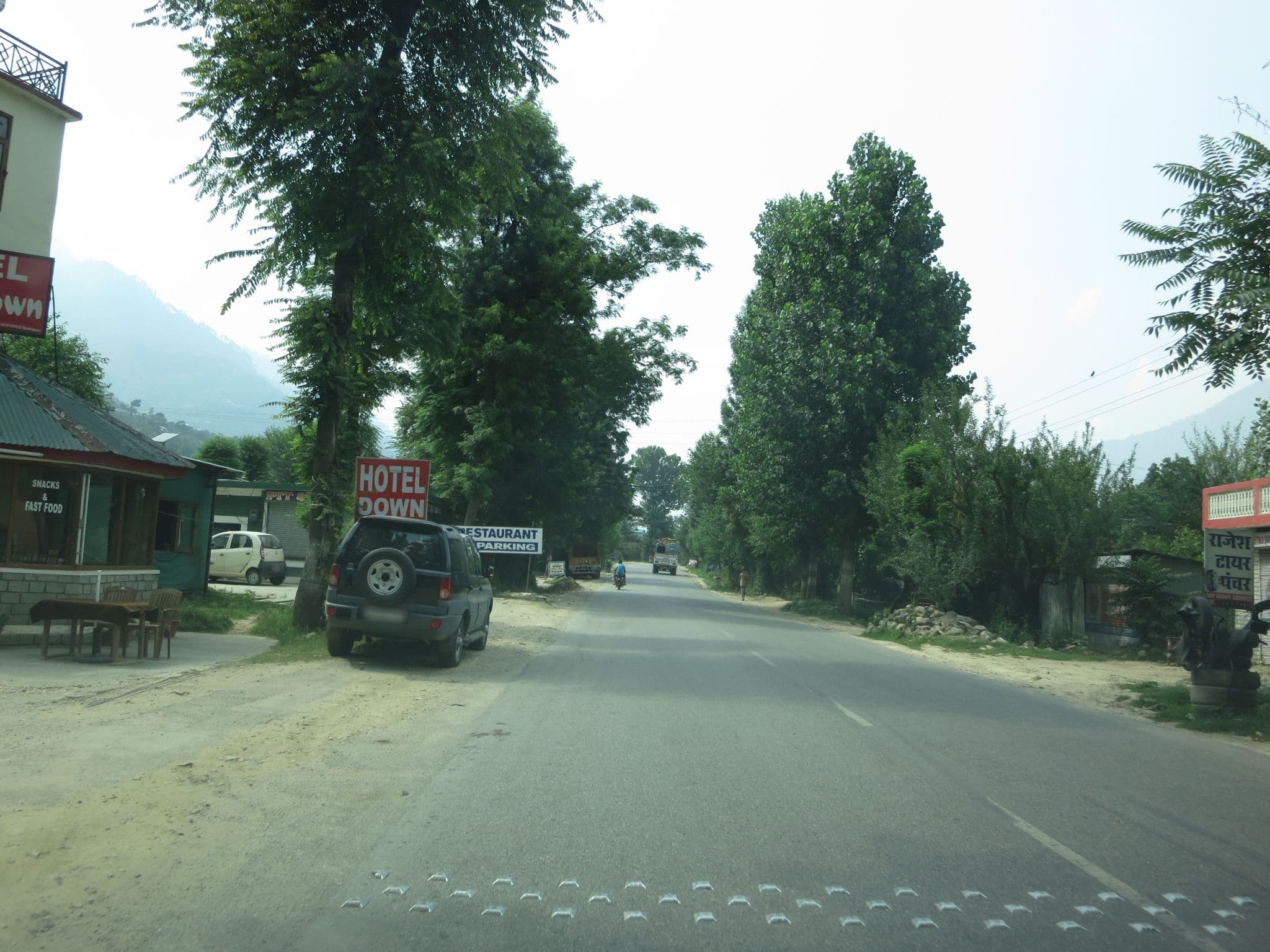 Street view near Hotel Downtown, Bhuntar — © lto (CC BY-SA · Mapillary)