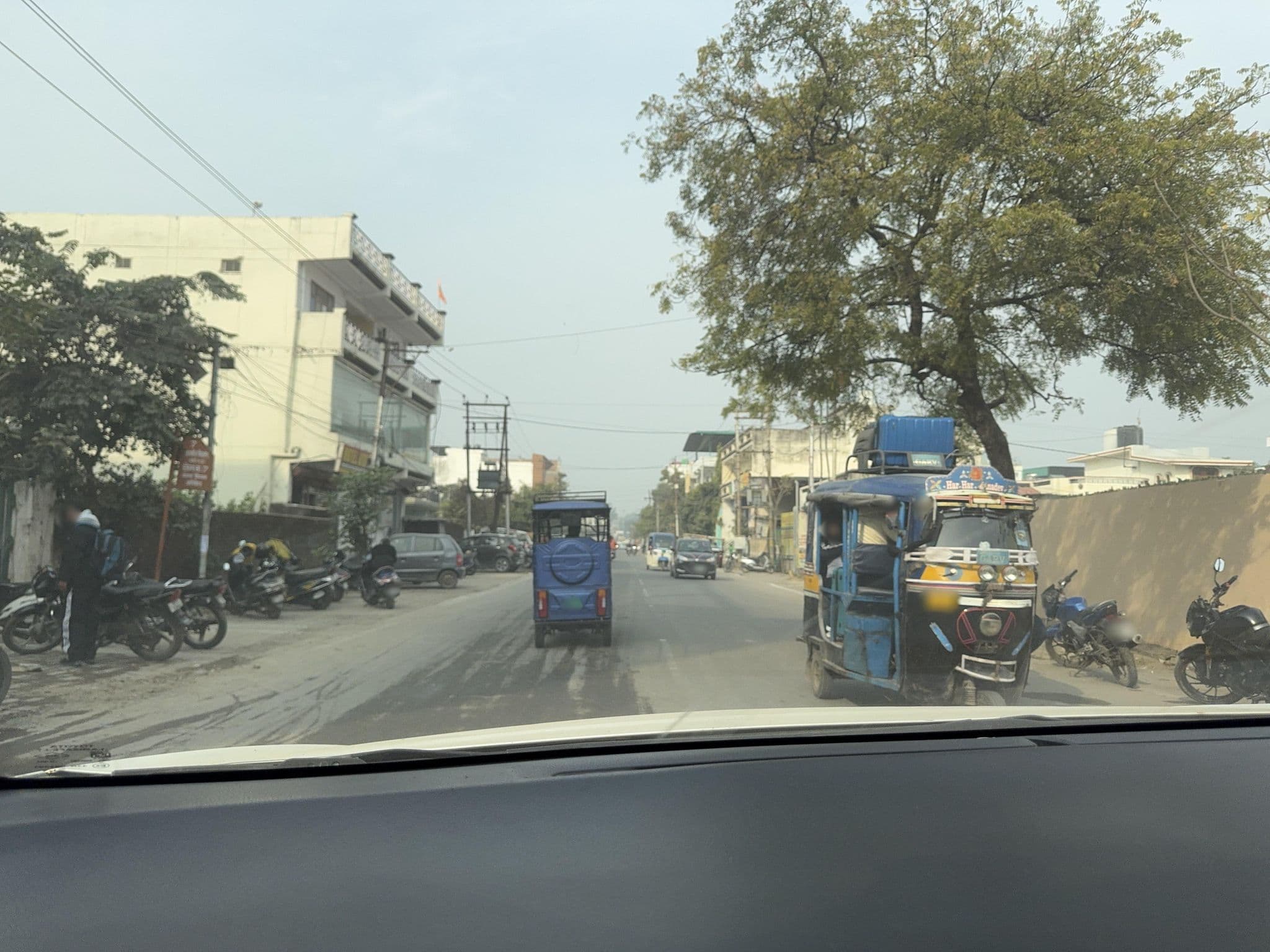Street view near Phool Chatti Resort, Rishīkesh — © shahashishg (CC BY-SA · Mapillary)
