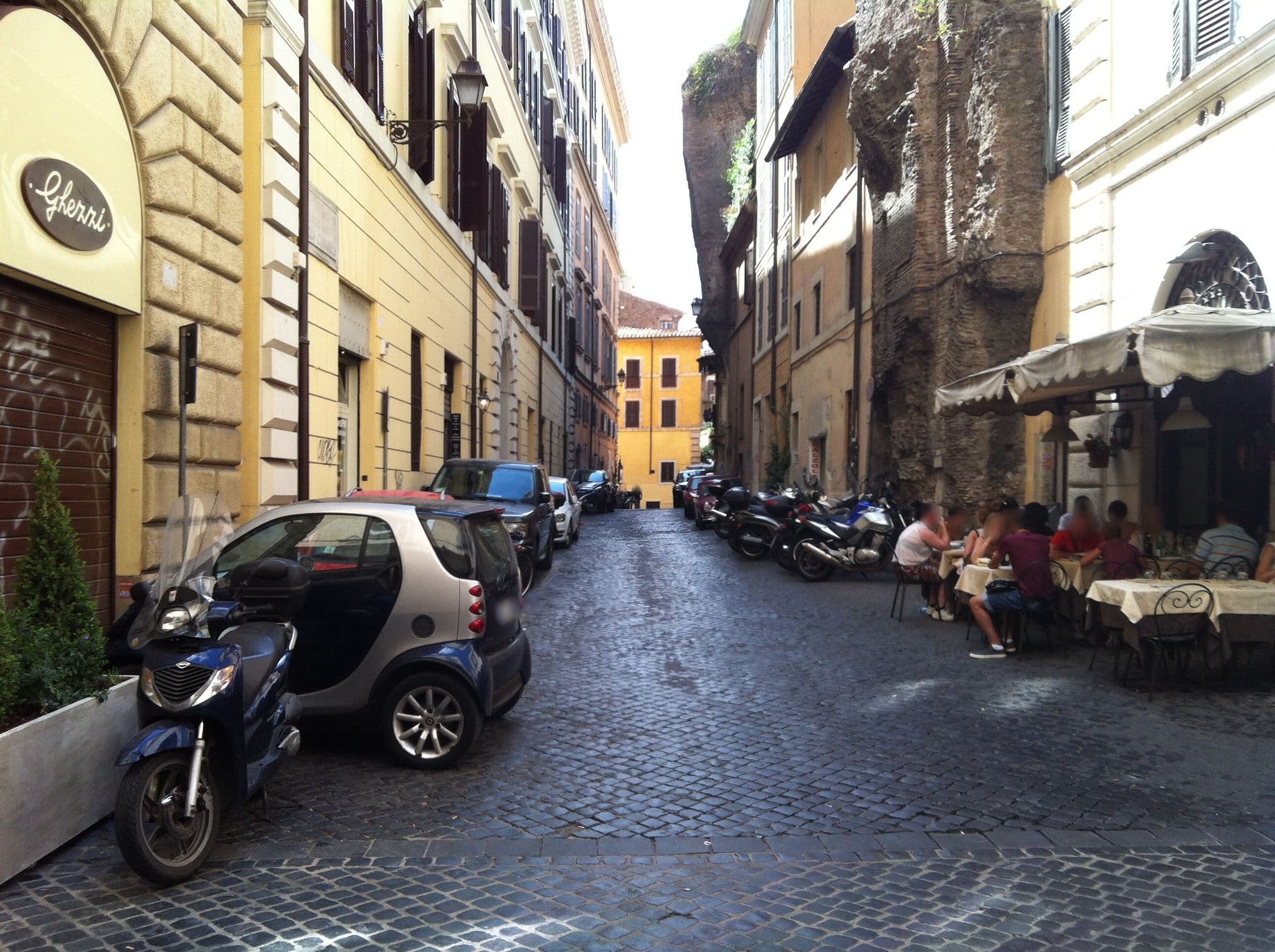 Street view near arch rome suites, Sant'Eustachio — © miguel_andrade (CC BY-SA · Mapillary)