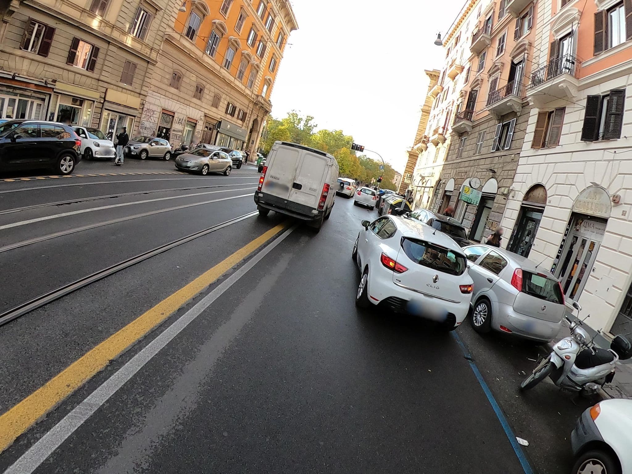 Street view near Silver Fern, Rome — © alesarrett (CC BY-SA · Mapillary)