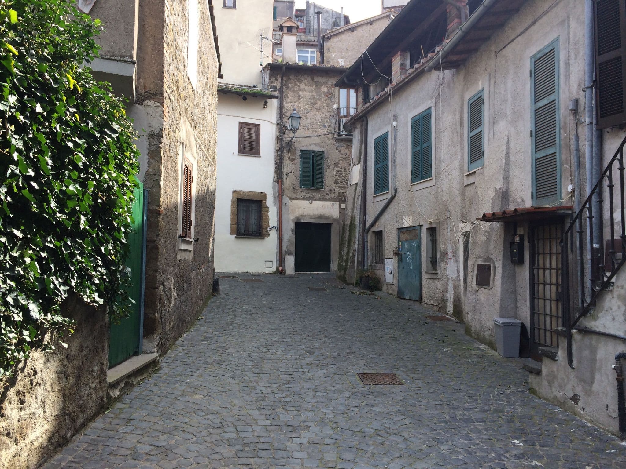 Street view near L'Angolo del Lago, Anguillara Sabazia — © archeorosati (CC BY-SA · Mapillary)