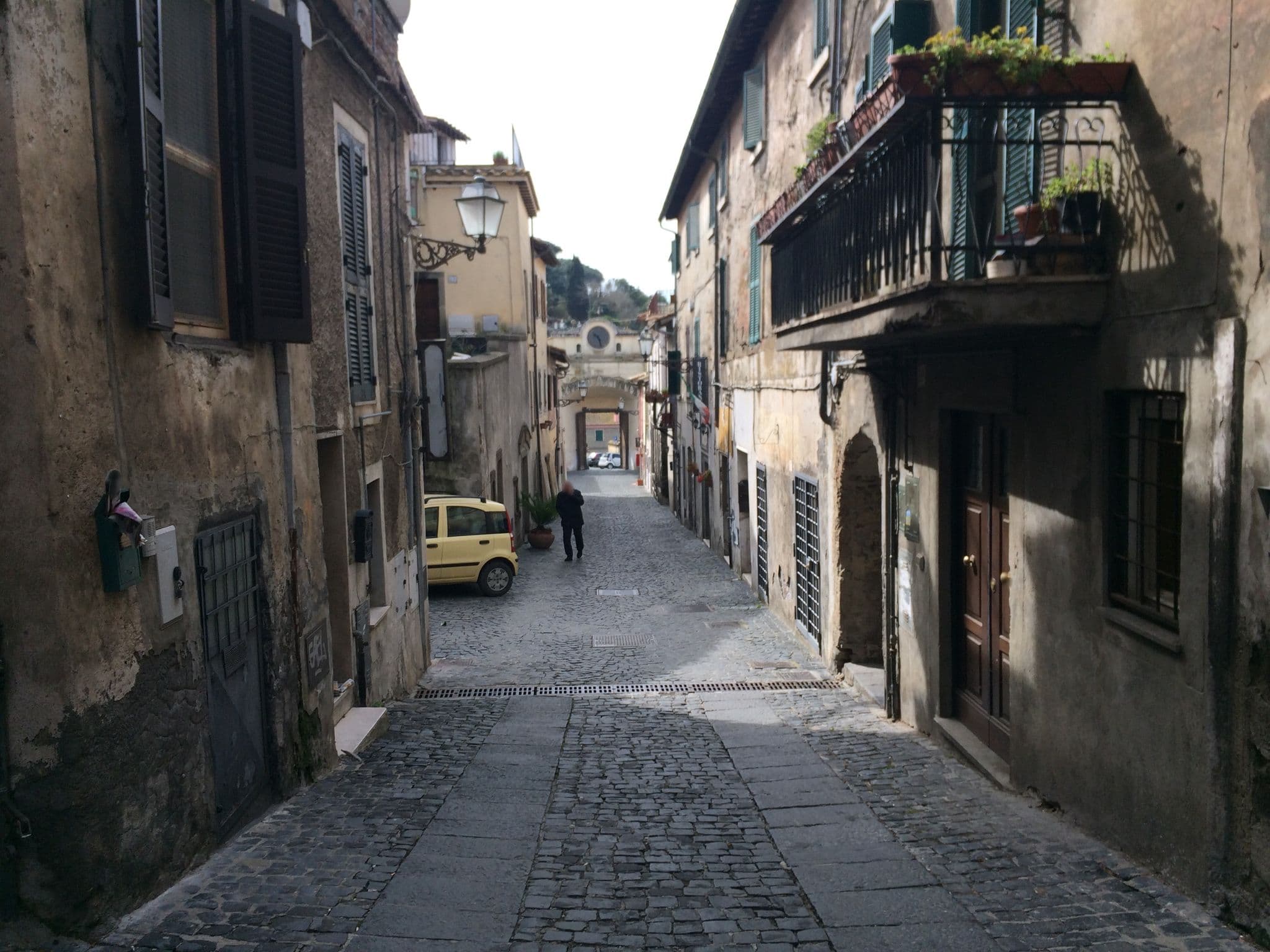Street view near La Maison du Lac, Anguillara Sabazia — © archeorosati (CC BY-SA · Mapillary)