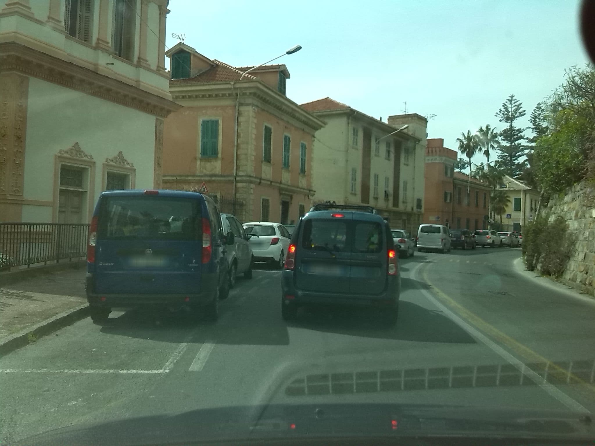 Street view near Isola di Man, Imperia — © cascafico (CC BY-SA · Mapillary)