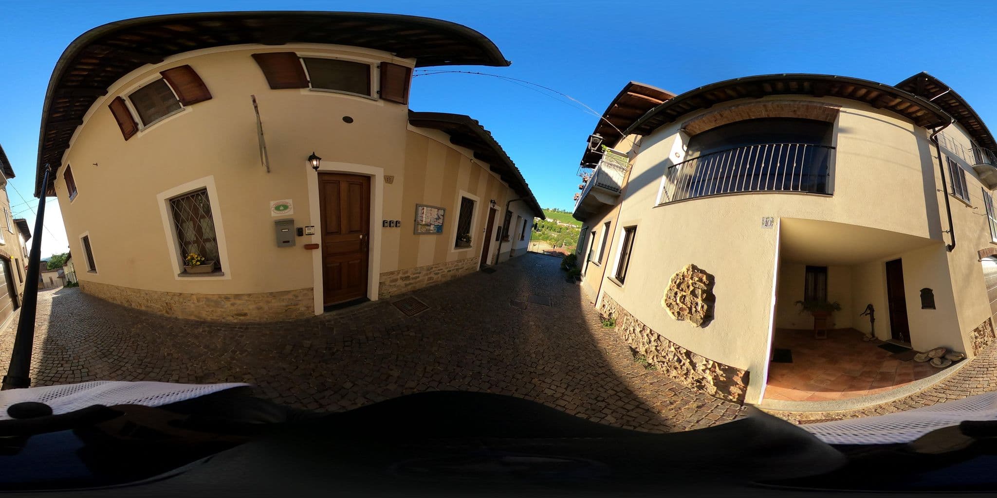 Street view near Corte del Pepe, La Morra — © mapconcierge (CC BY-SA · Mapillary)