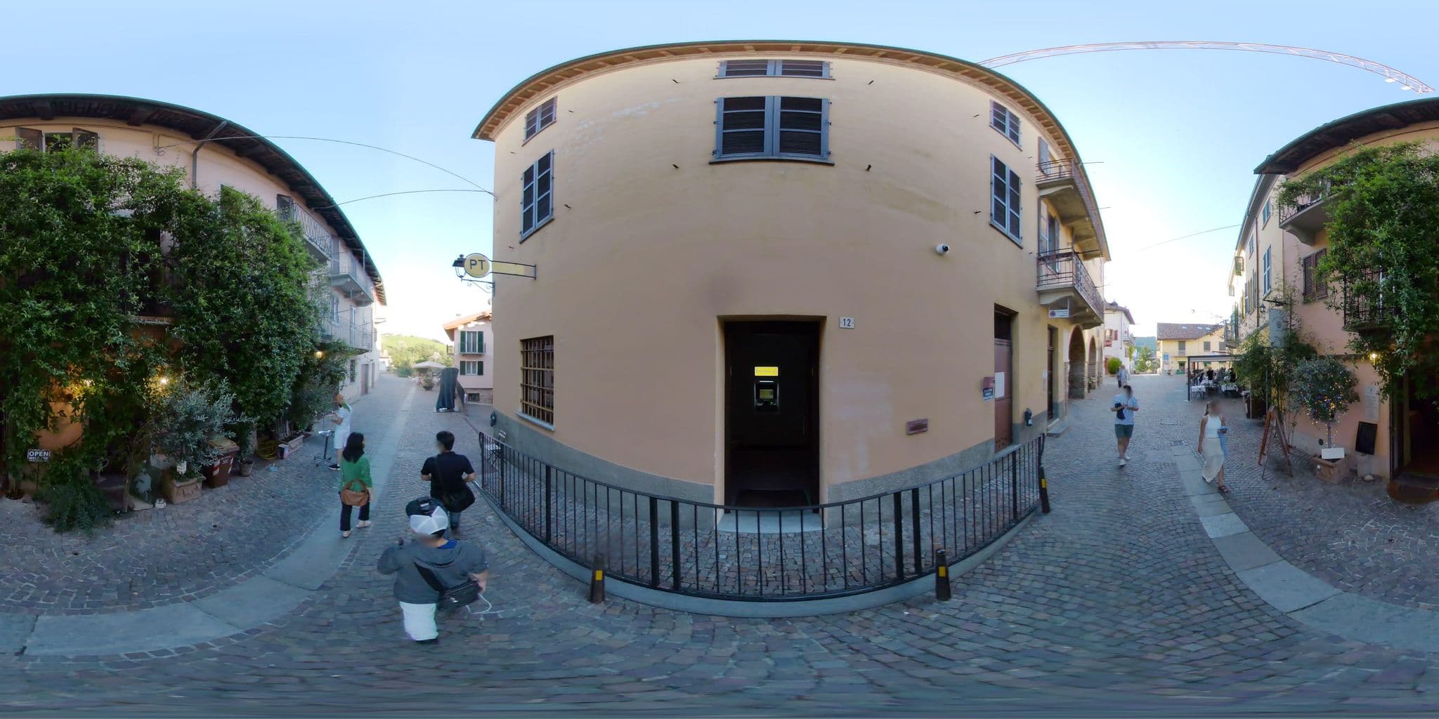 Street view near easy cosi, La Morra — © mapconcierge (CC BY-SA · Mapillary)