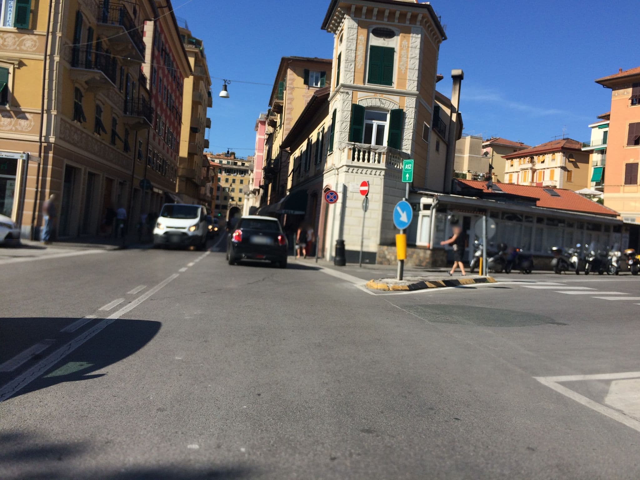Street view near Libra Flexyrent, Rapallo — © cxc (CC BY-SA · Mapillary)