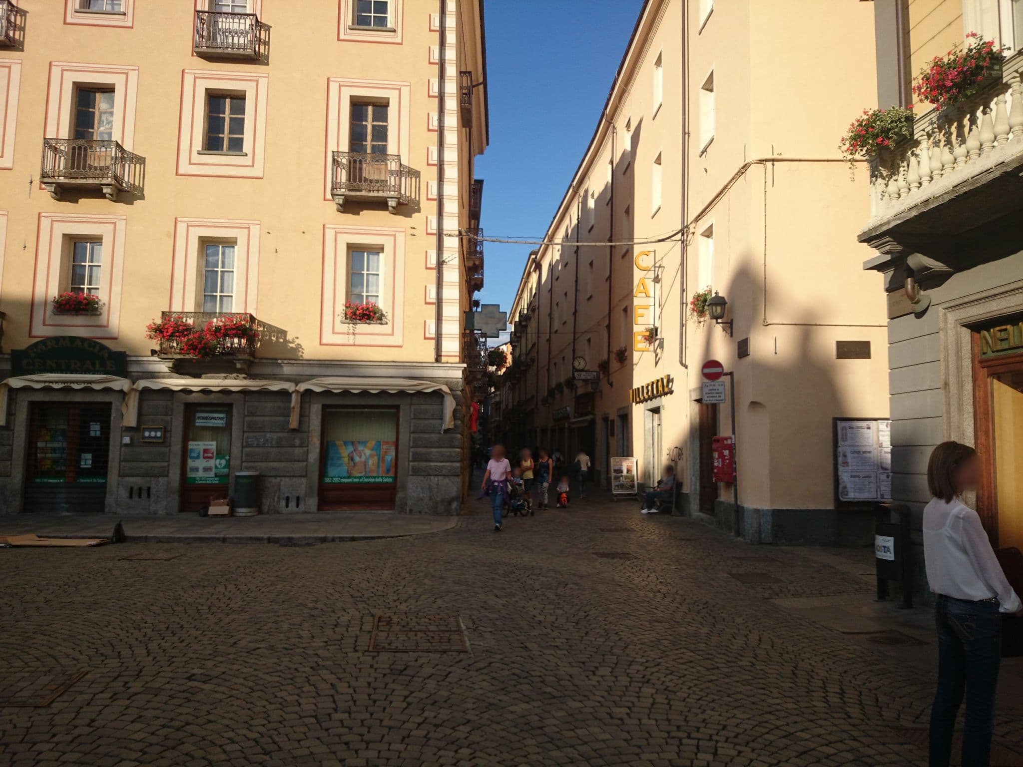 Street view near Domus Praetoria, Aosta — © peterneubauer (CC BY-SA · Mapillary)