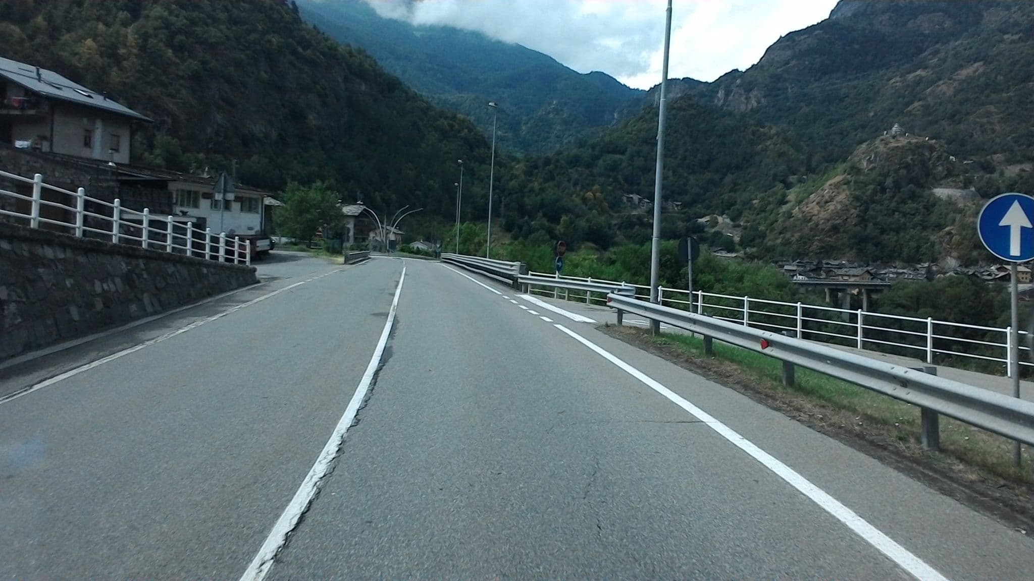 Street view near View of vineyards, Saint-Pierre — © mprins (CC BY-SA · Mapillary)