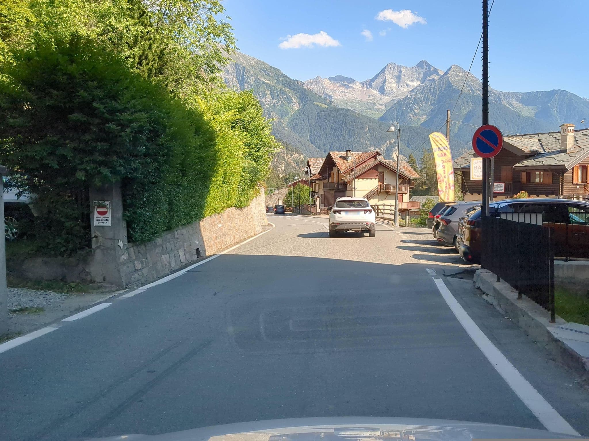 Street view near La Luge d'Antan, Saint-Vincent — © musuruan (CC BY-SA · Mapillary)