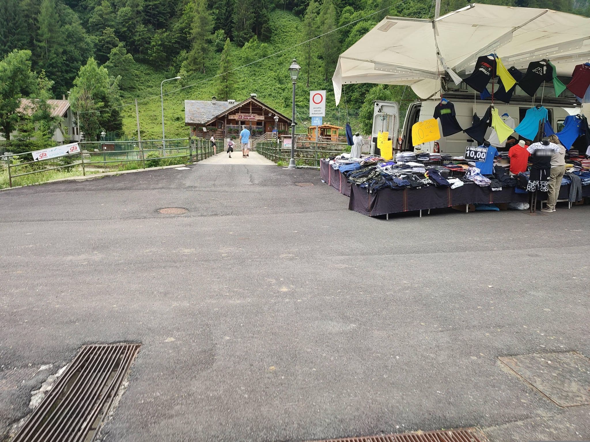 Street view near Alpenrose, Varallo — © mikki65 (CC BY-SA · Mapillary)