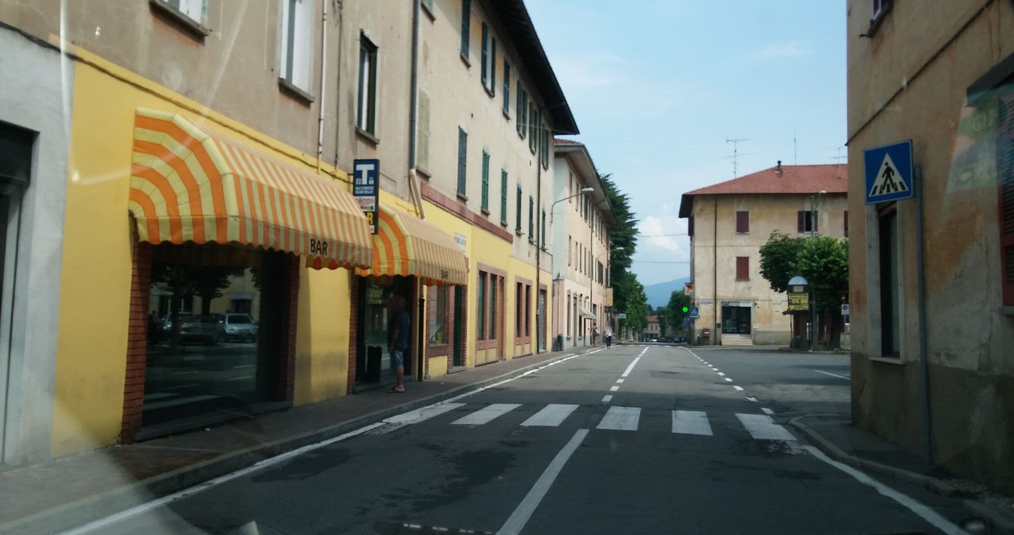 Street view near Villa Borghi, Varano Borghi — © dgitto (CC BY-SA · Mapillary)
