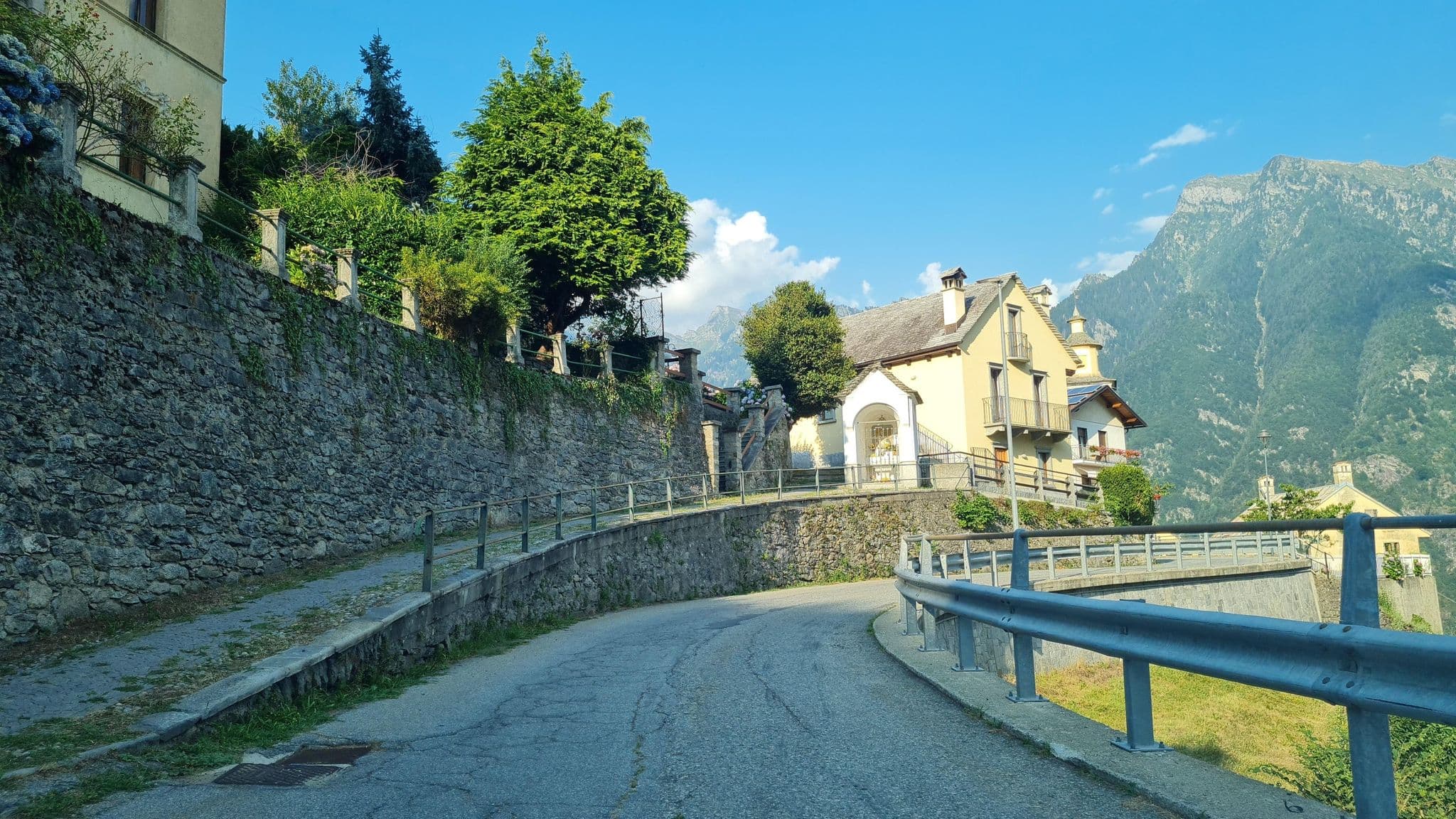 Street view near Belvedere Wellness & SPA, Varzo — © laniuscollurio (CC BY-SA · Mapillary)